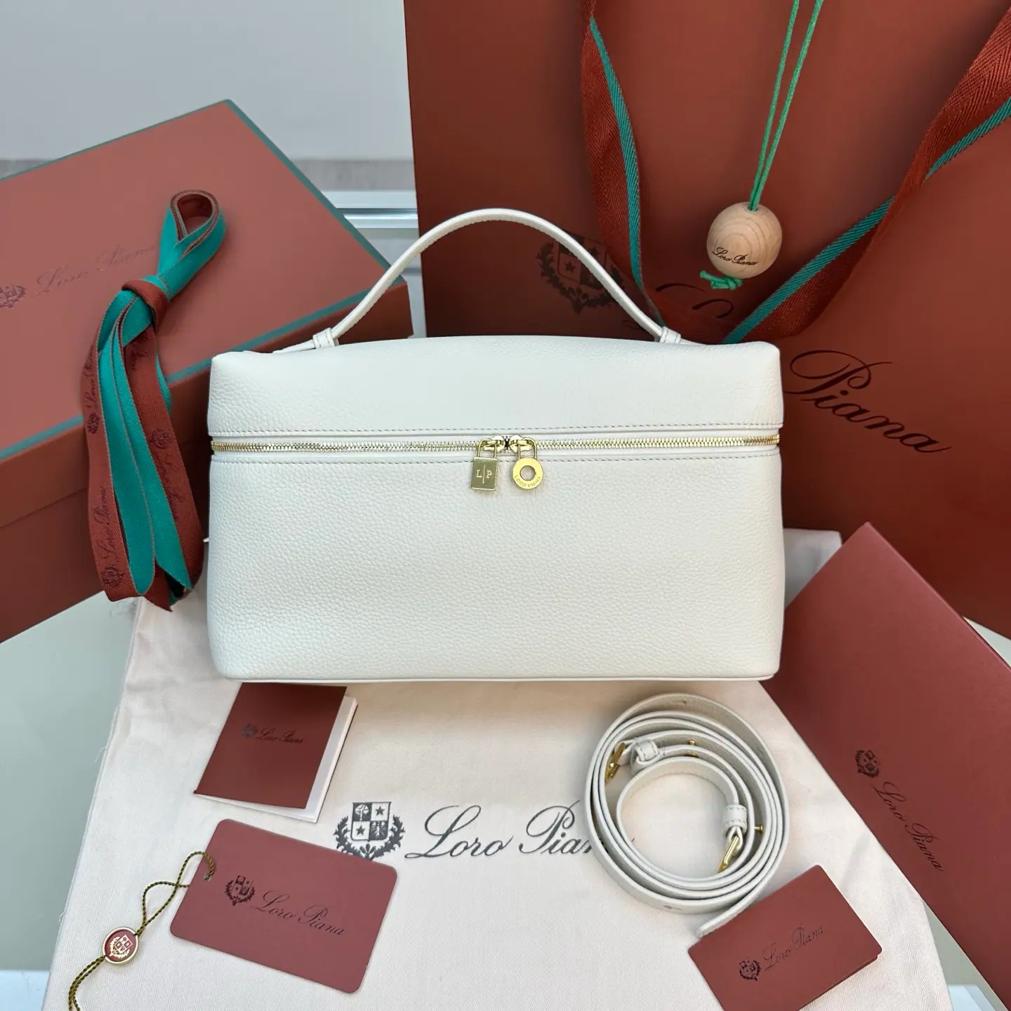 Loro Piana Extra Pocket L27