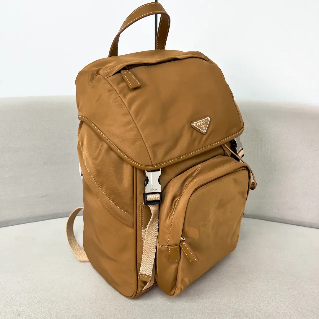 Prada Re-Nylon 和 Saffiano 皮革双肩包 2VZ135 27X45 X17 cm
