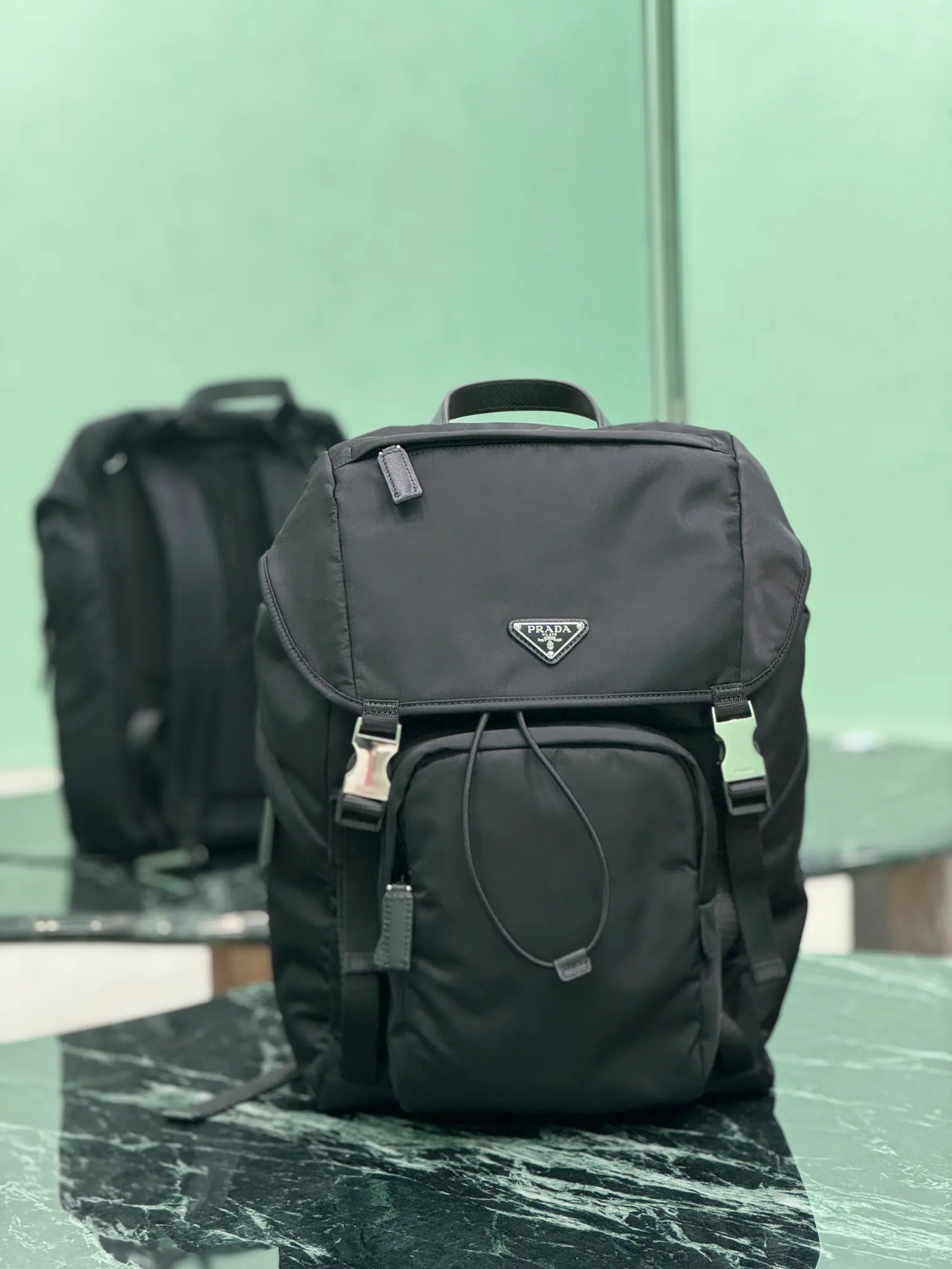 Prada Re-Nylon 和 Saffiano 皮革双肩包 2VZ135 27X45 X17 cm