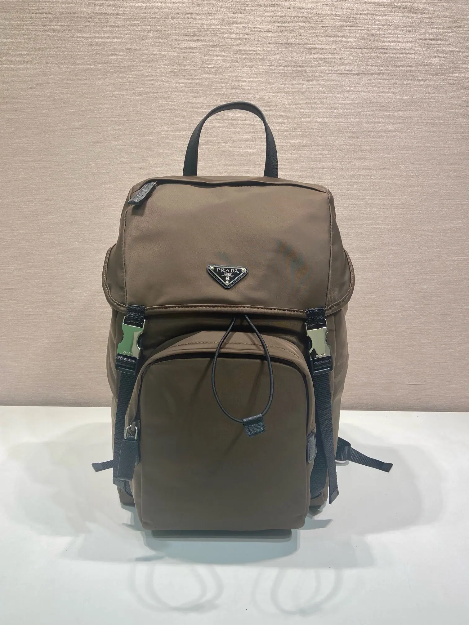 Prada Re-Nylon 和 Saffiano 皮革双肩包 2VZ135 27X45 X17 cm