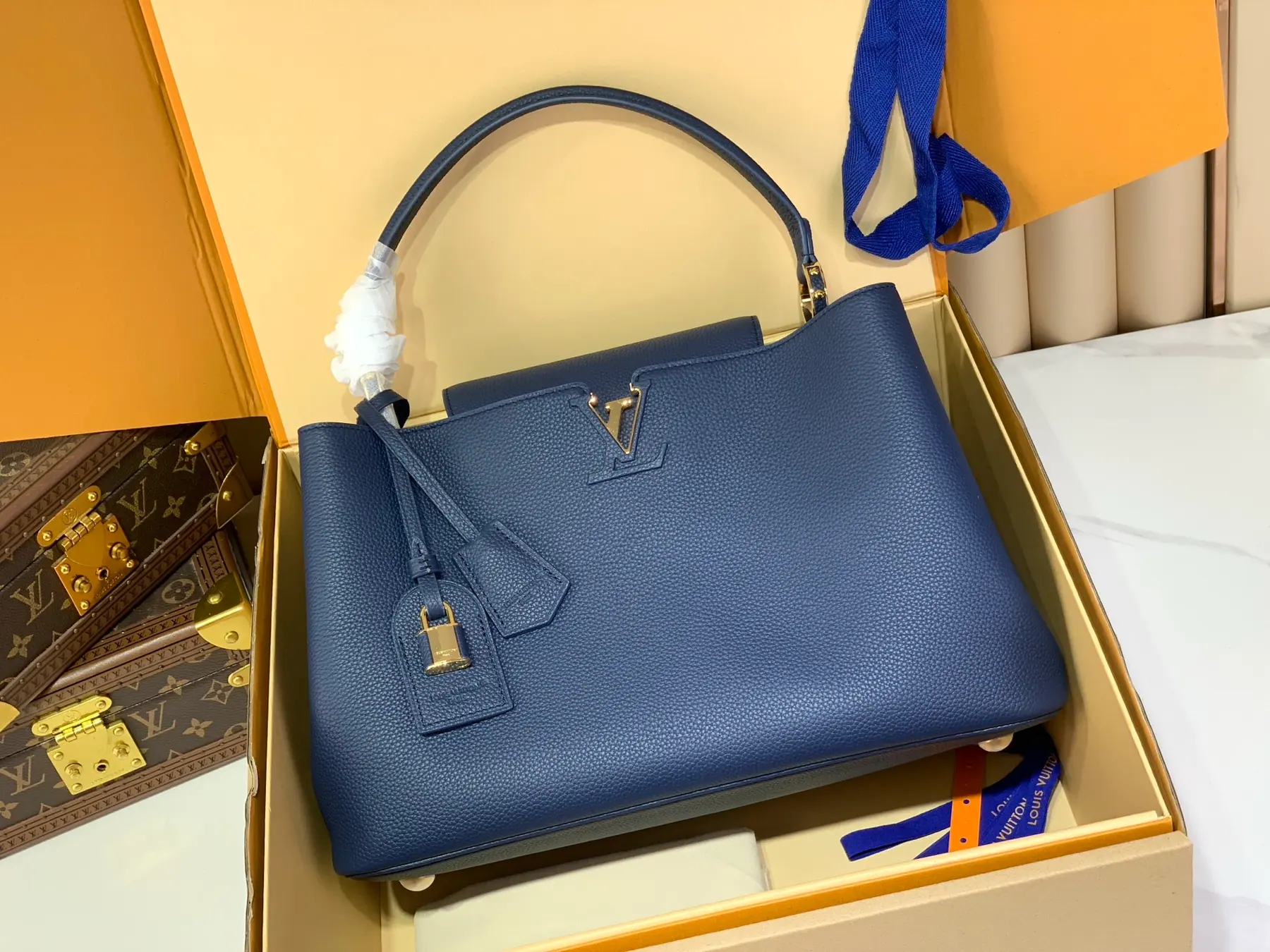 M14639 Capucines GM Souple 37.5 x 15.5 x 24cm