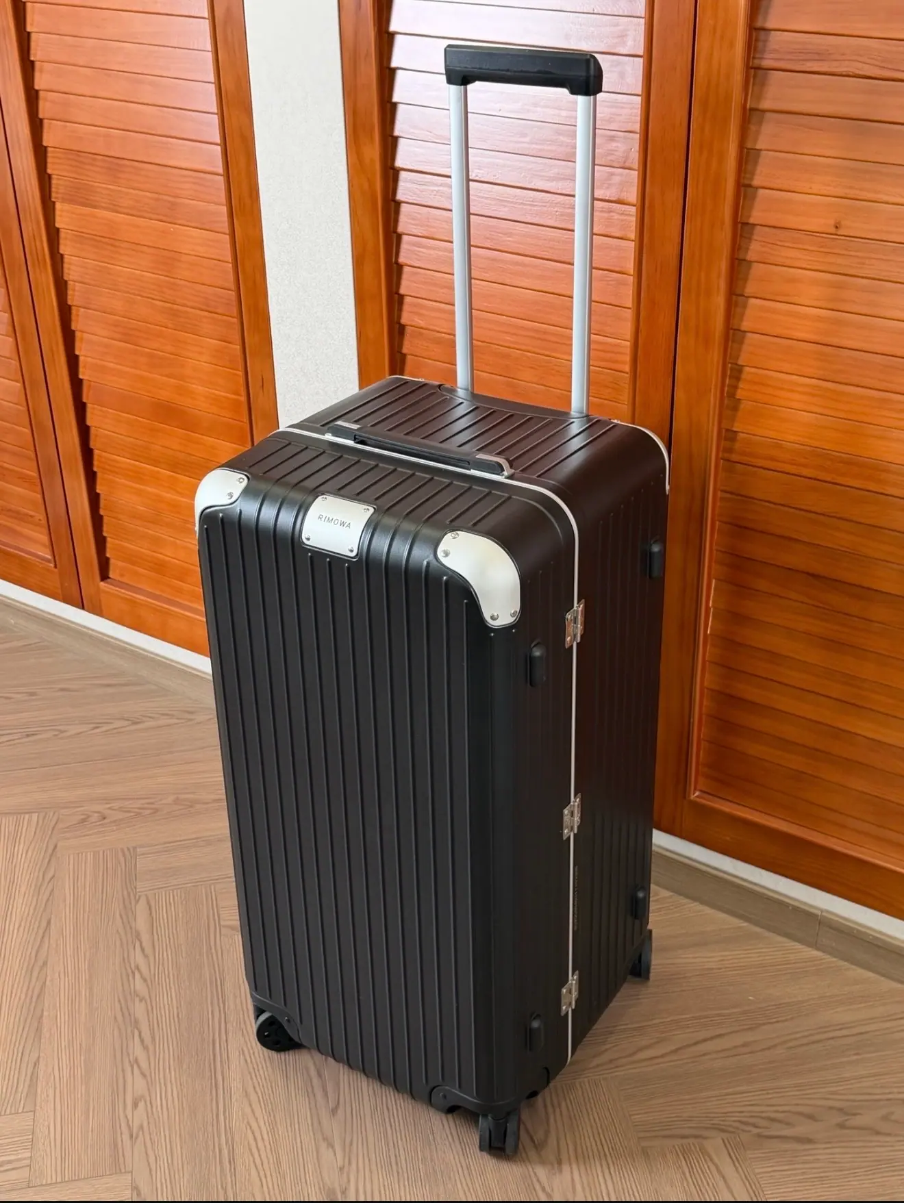 RIMOWA Essential Hybrid 大号旅行箱 80X40X41cm