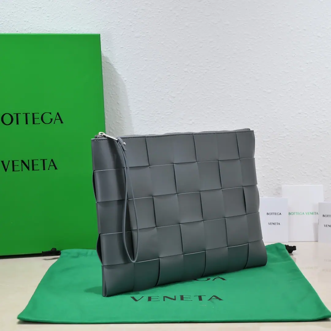 BOTTEGA VENETA 葆蝶家 22FW Cassette 手拿包 35x25cm