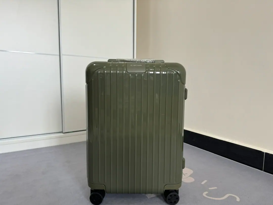 RIMOWA Essential Cabin 55X39X23cm