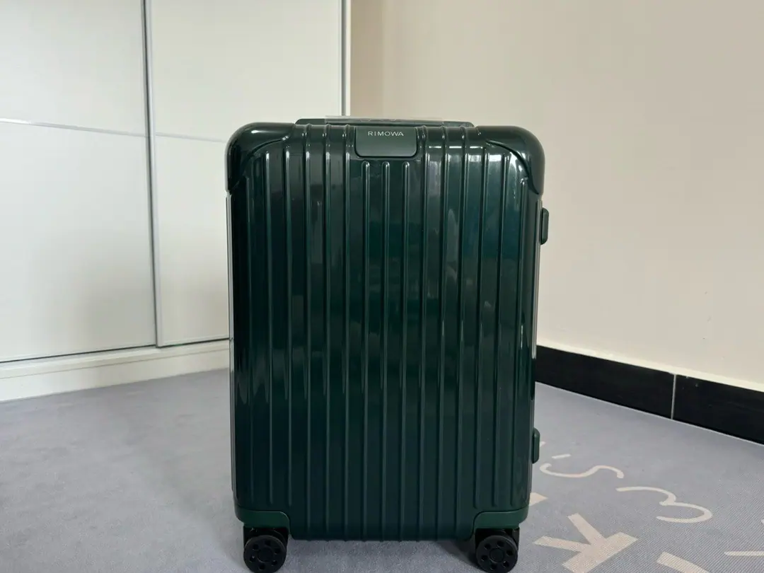 Rimowa Essential 机舱箱 55X39X23cm