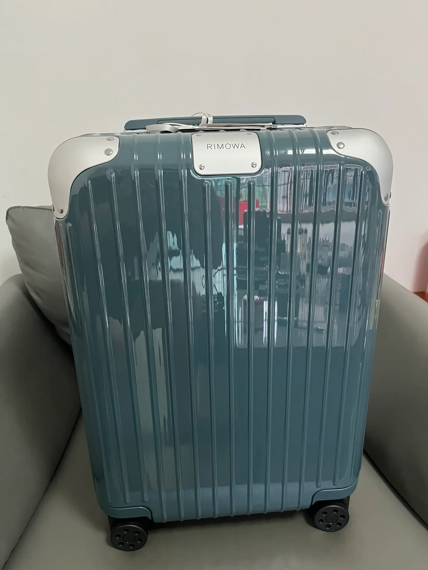 RIMOWA Hybrid 机舱箱 55X40X23cm