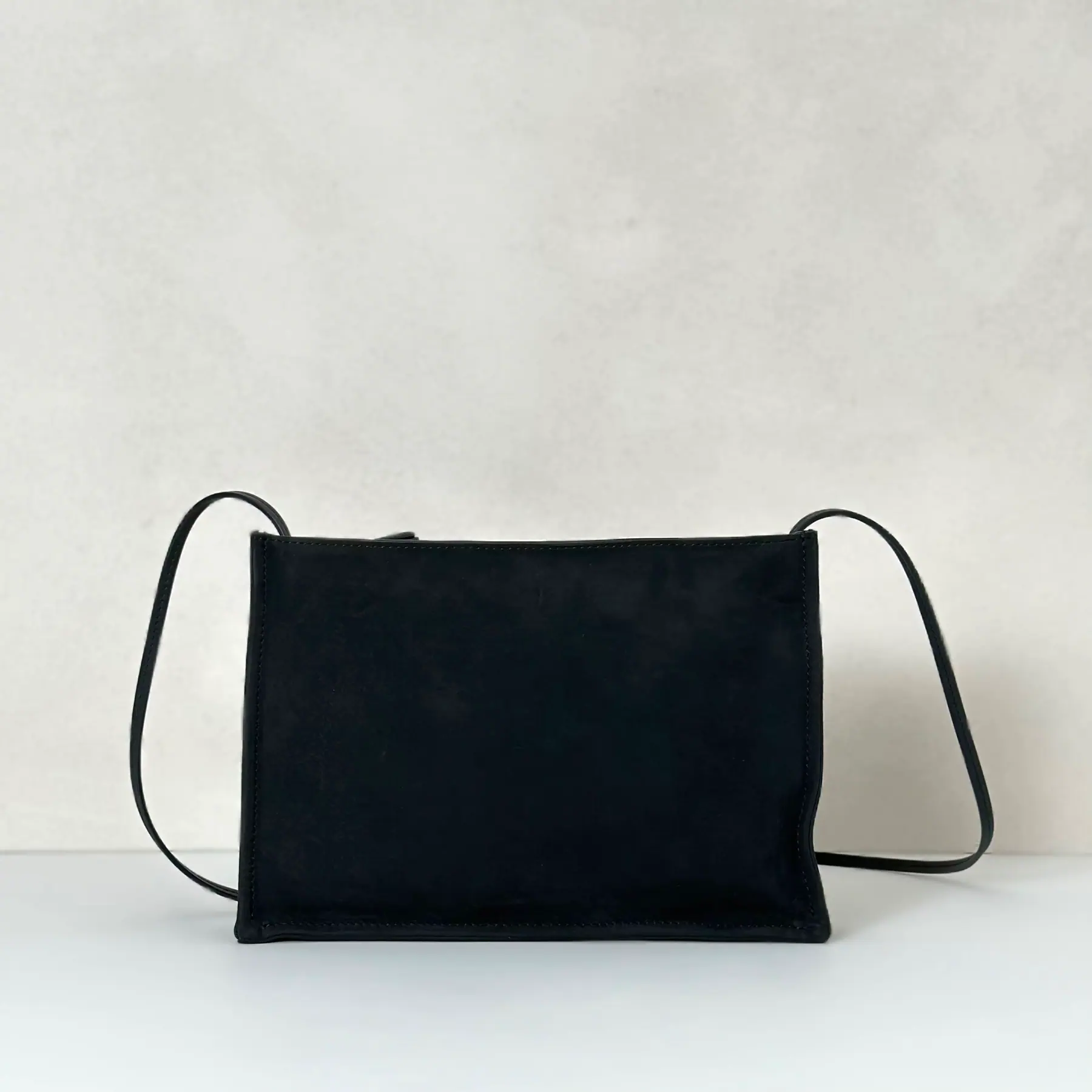 The Row 斜挎包 麂皮 23.5cmX16cmX5.5cm