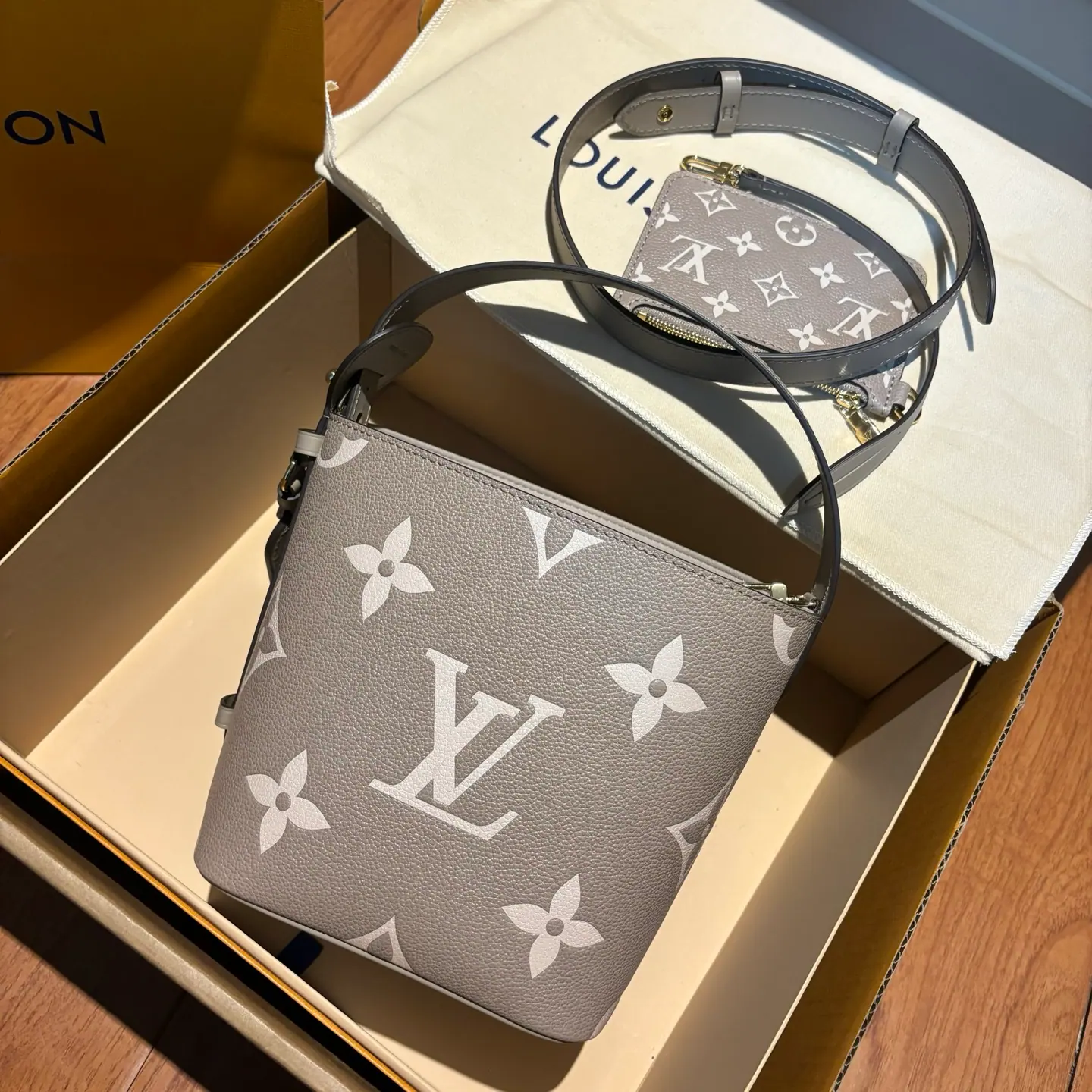 M9 路易威登 All In BB Monogram Empreinte M13045 18 x 12 x 16cm