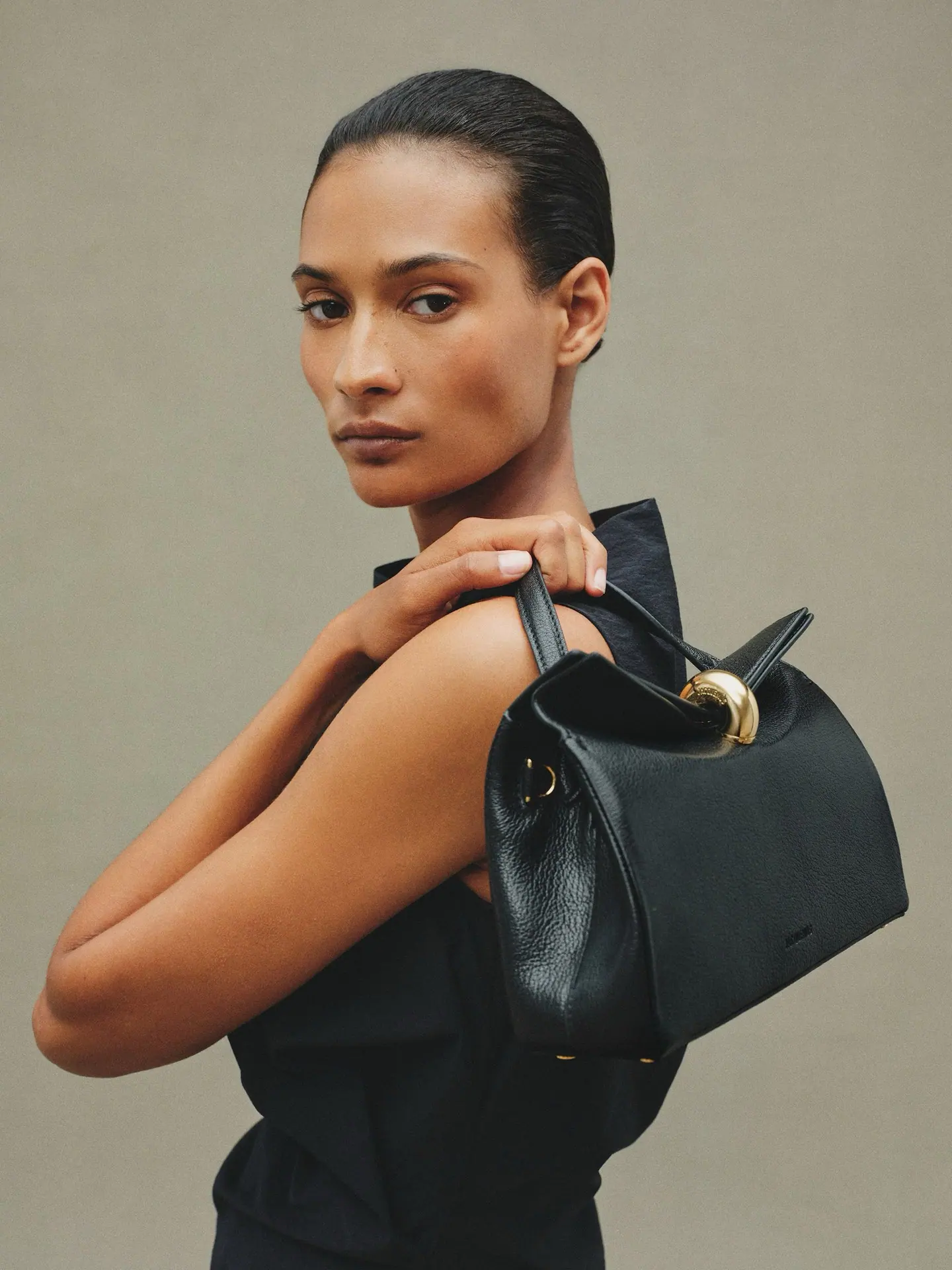 Jacquemus Valérie 小号 24 x 14 x 7.5cm