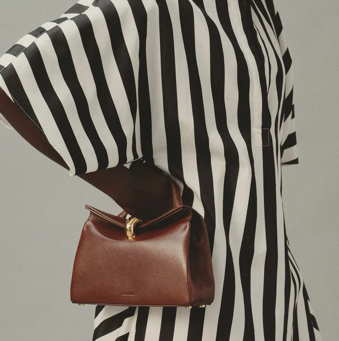 Jacquemus Valérie 小号 24 x 14 x 7.5cm