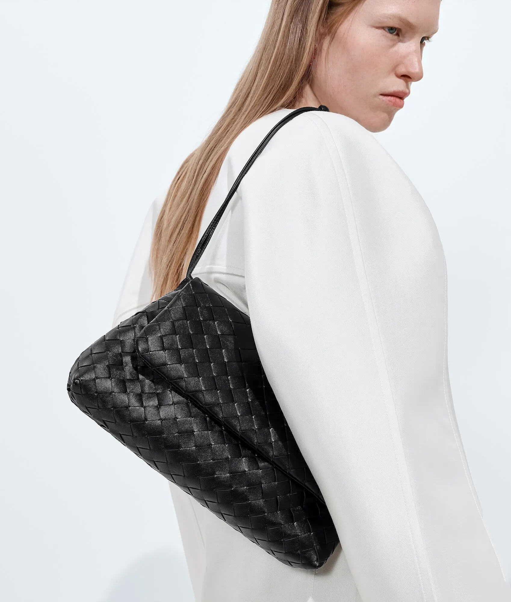 Bottega Veneta 棕色单肩包 33*19*8CM