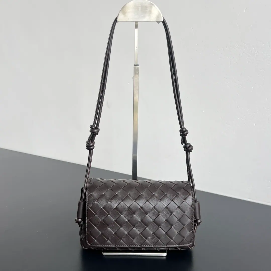 Bottega Veneta Notturno 843893 21x11x9cm