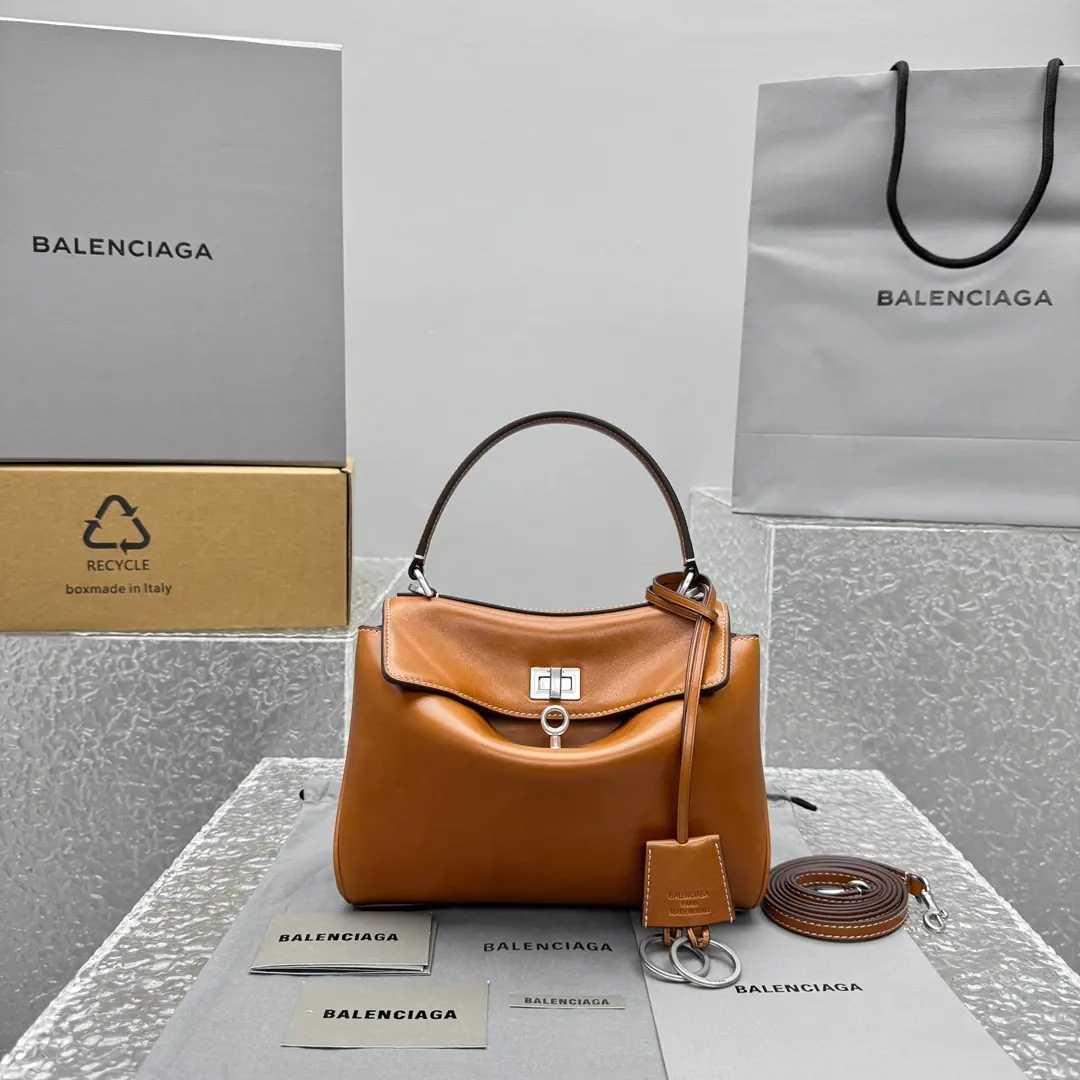 Balenciaga Rodeo 迷你尺寸 22.8X9.9X8.3cm