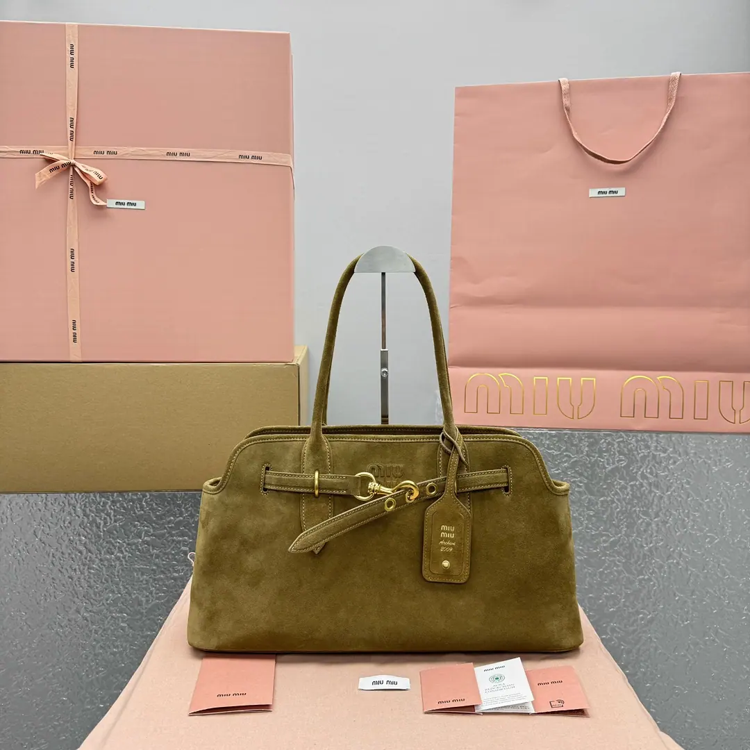 Miu Miu Aventure 麂皮包 44.5 x 24 x 14cm