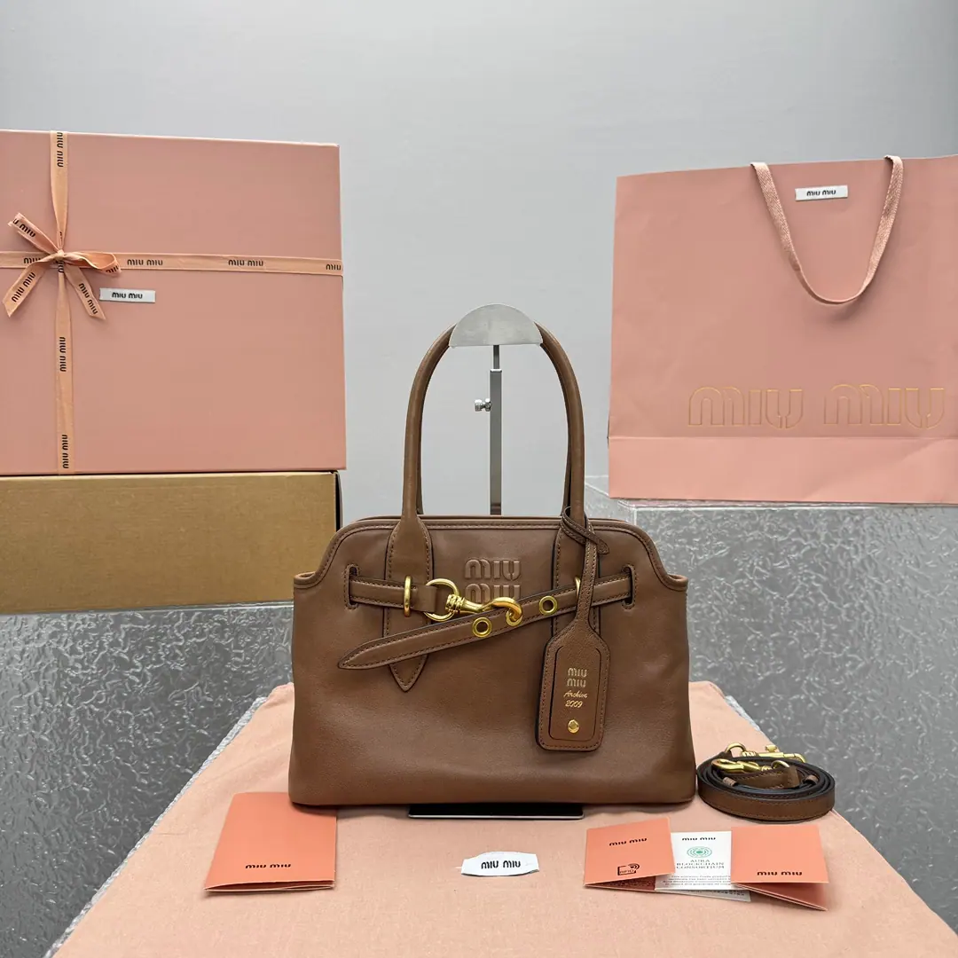 Miu Miu Aventure 纳帕皮革包 橡木色 31 x 23 x 10cm