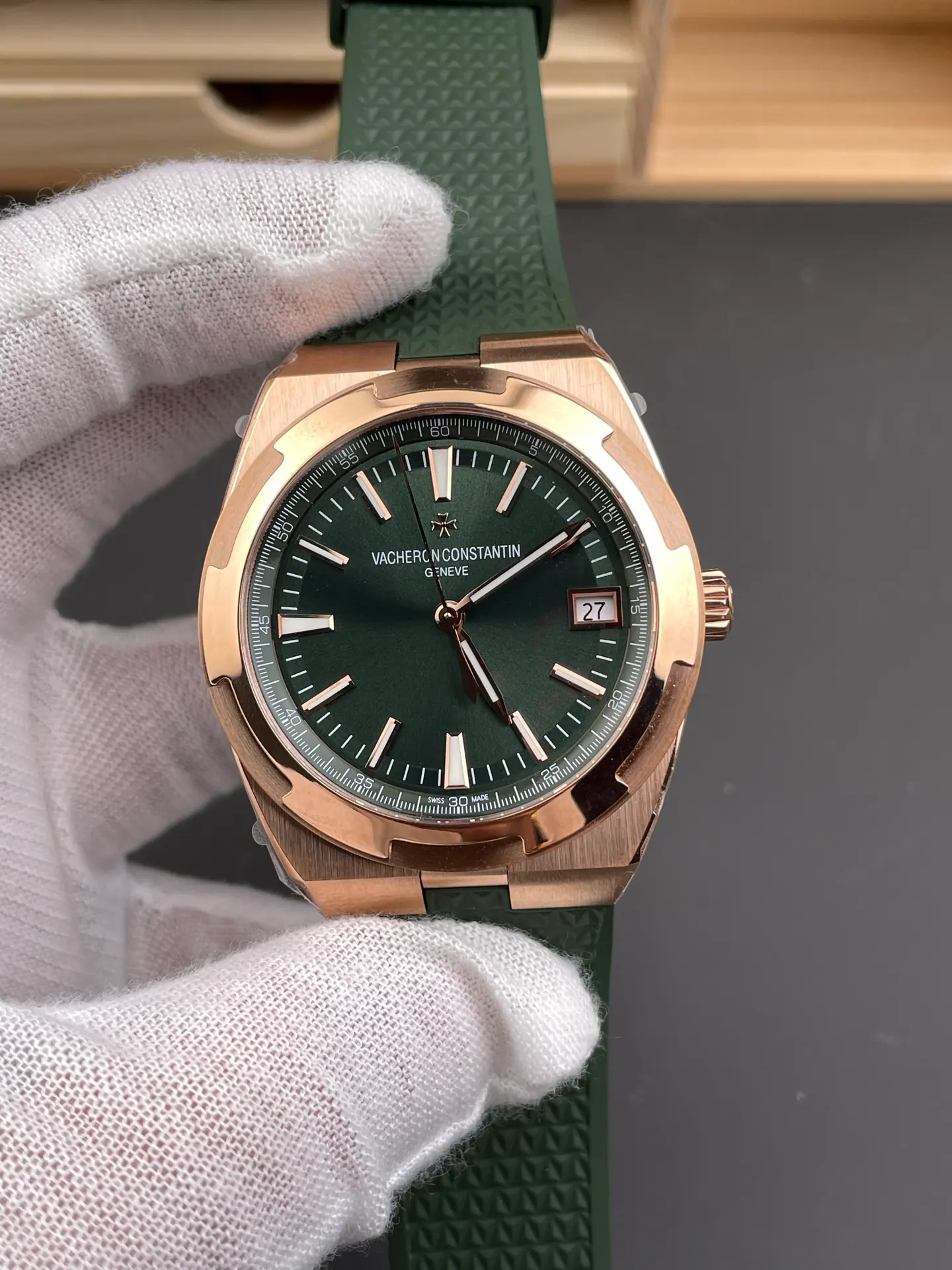 8F｜Cal.5100机芯｜41mm｜江诗丹顿纵横四海 4500V