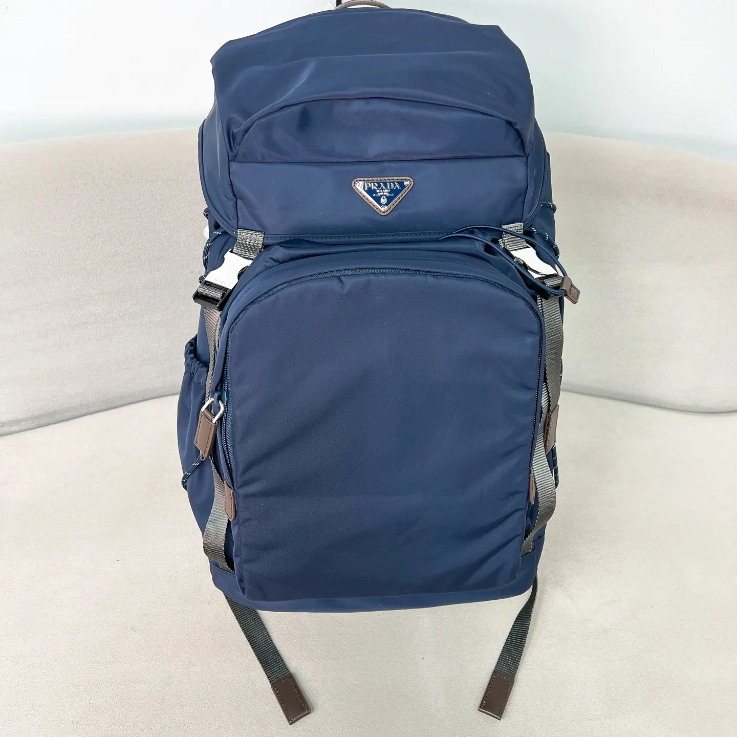 2VZ123 双肩包 28x46x22cm