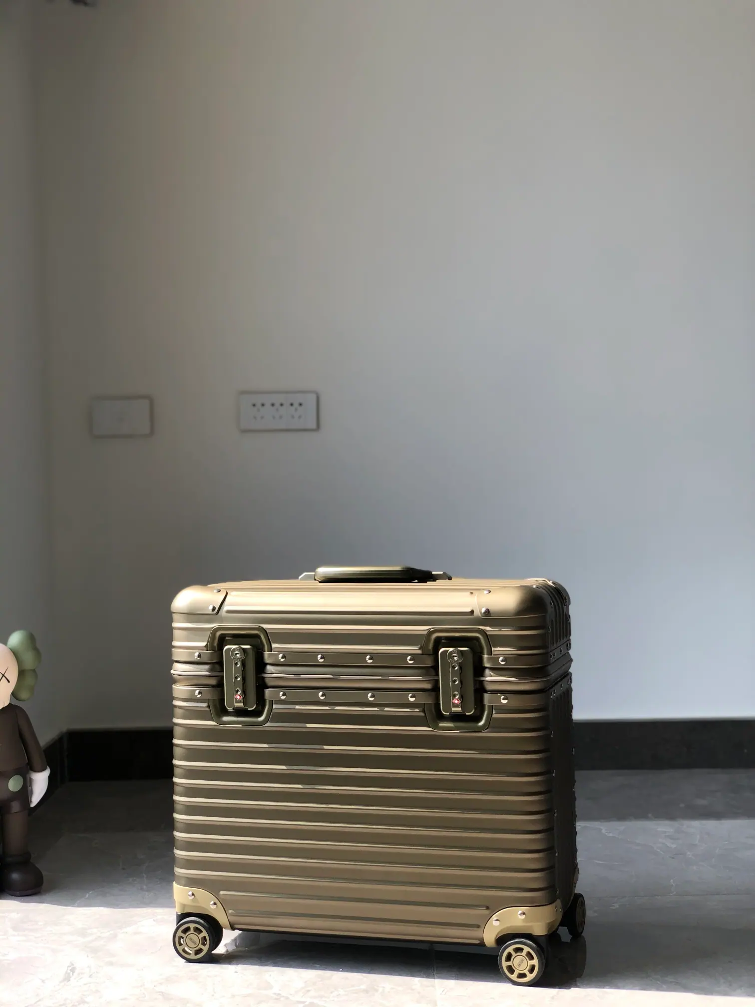 RIMOWA Topaz Pilot 拉杆箱 42X45X22cm
