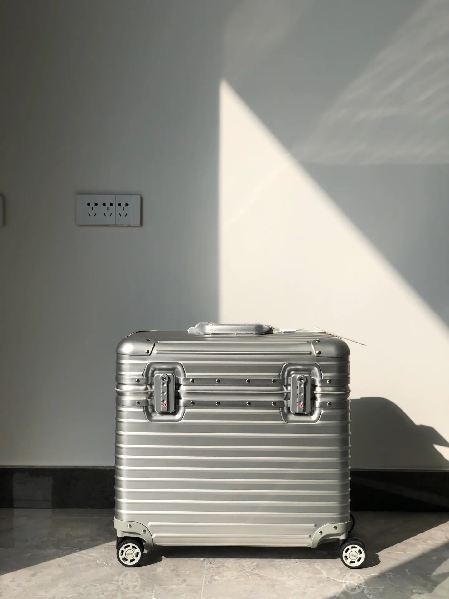 Rimowa Topas Pilot 旅行箱 42X45X22cm