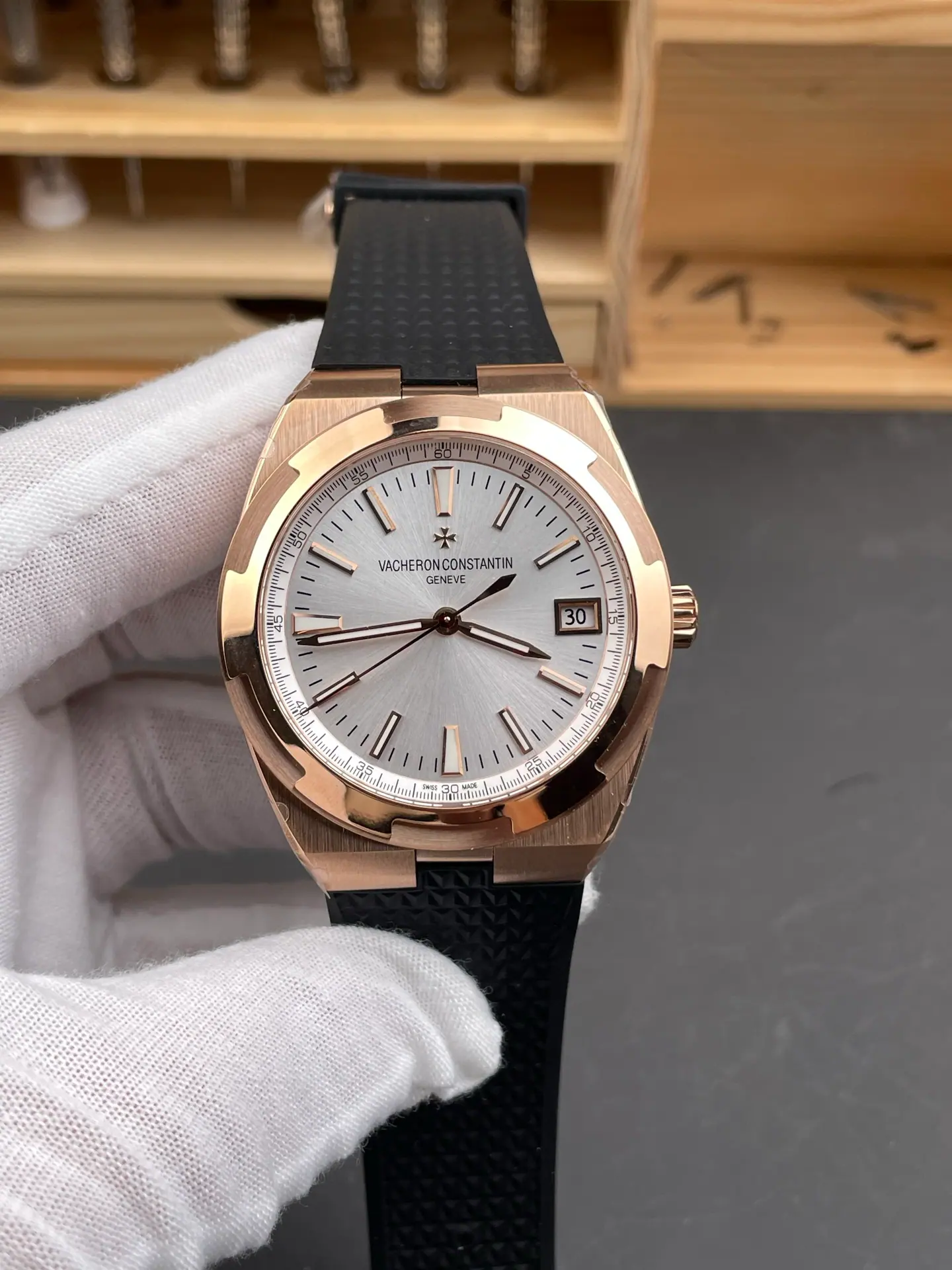 8F|Cal.5100机芯|41mm|江诗丹顿纵横四海 4500V