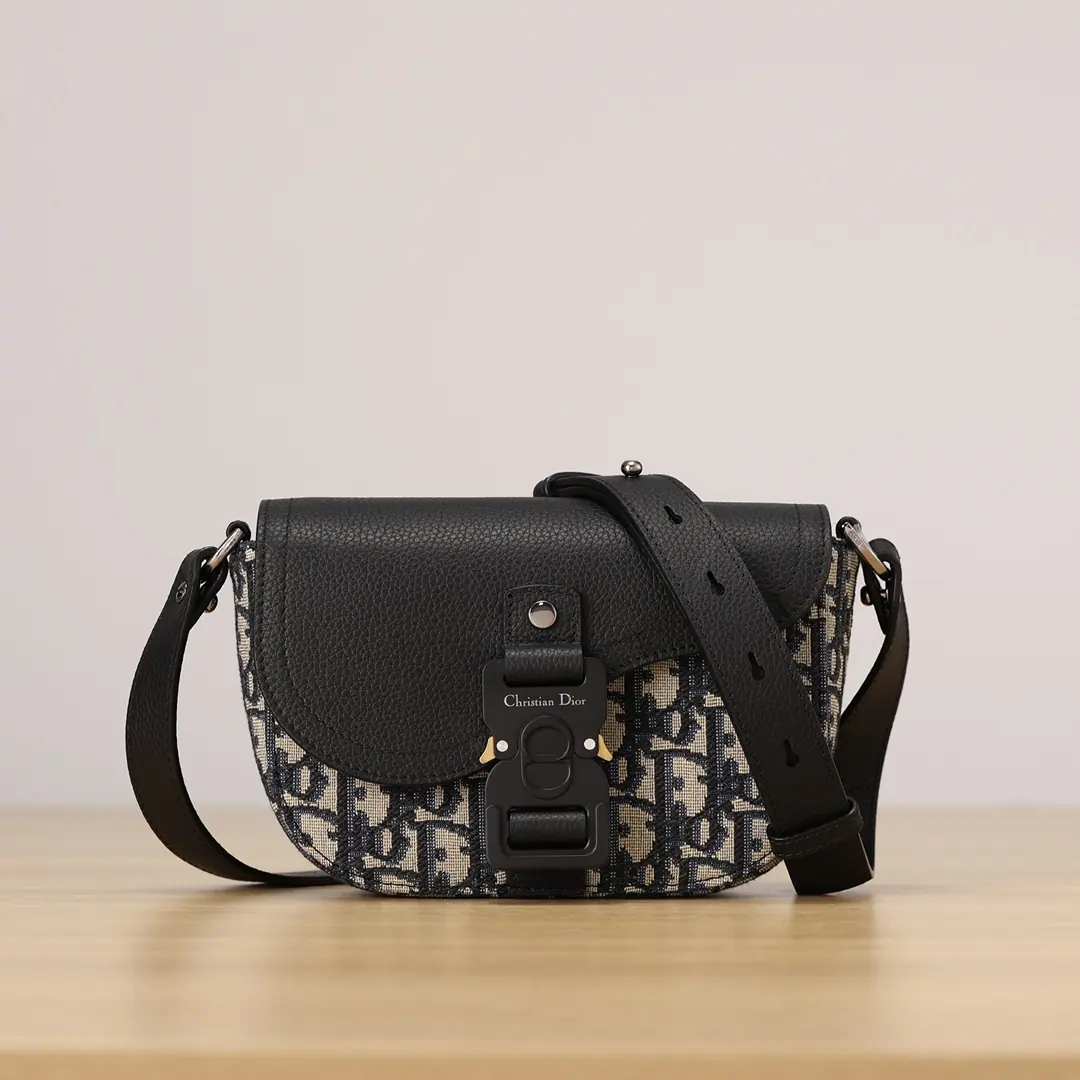 M9 Dior 迷你 Saddle 斜挎包 19.5x13x4.3cm