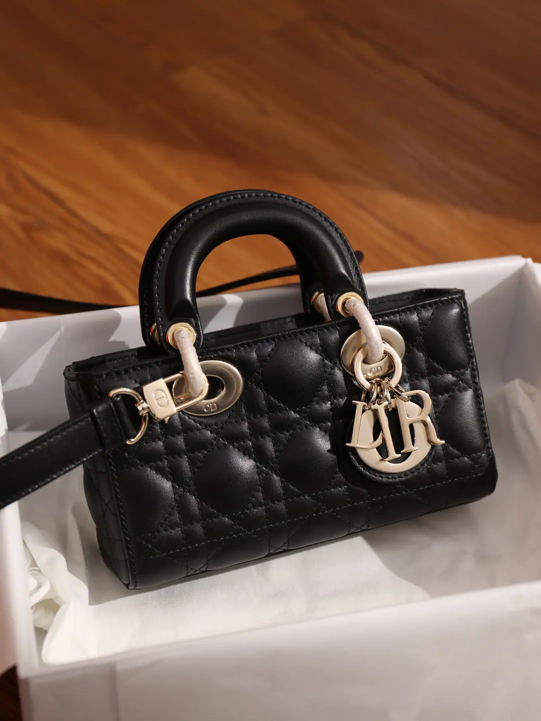 M9 Dior Lady D-Joy 迷你包 19 x 10.5 x 5.5 cm