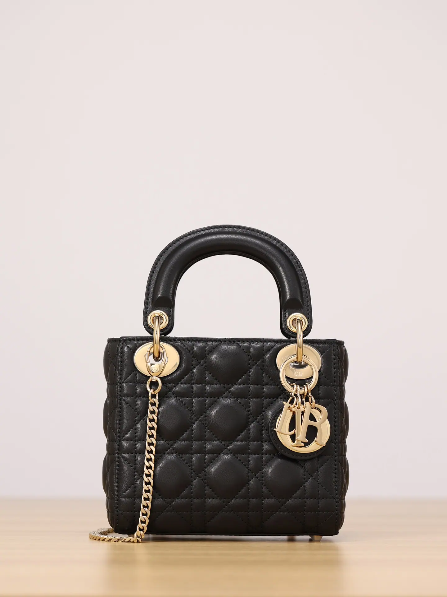 M9 Dior Lady 迷你羊皮 M0505ONGE 17 x 15 x 7 cm