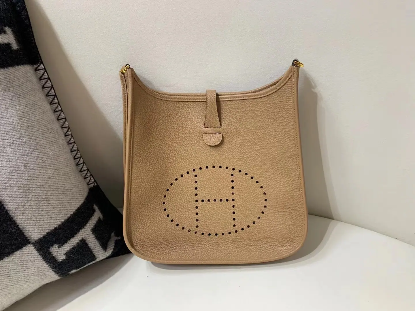 HERMES Evelyne 29 TC 单肩包