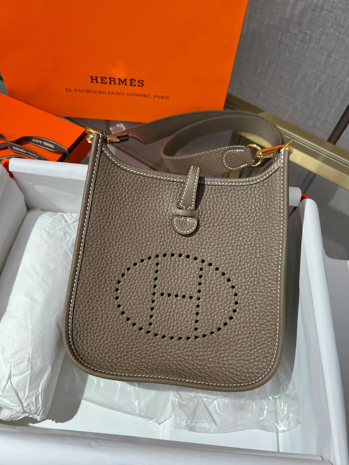M9 Herme* Evelyne 16 包