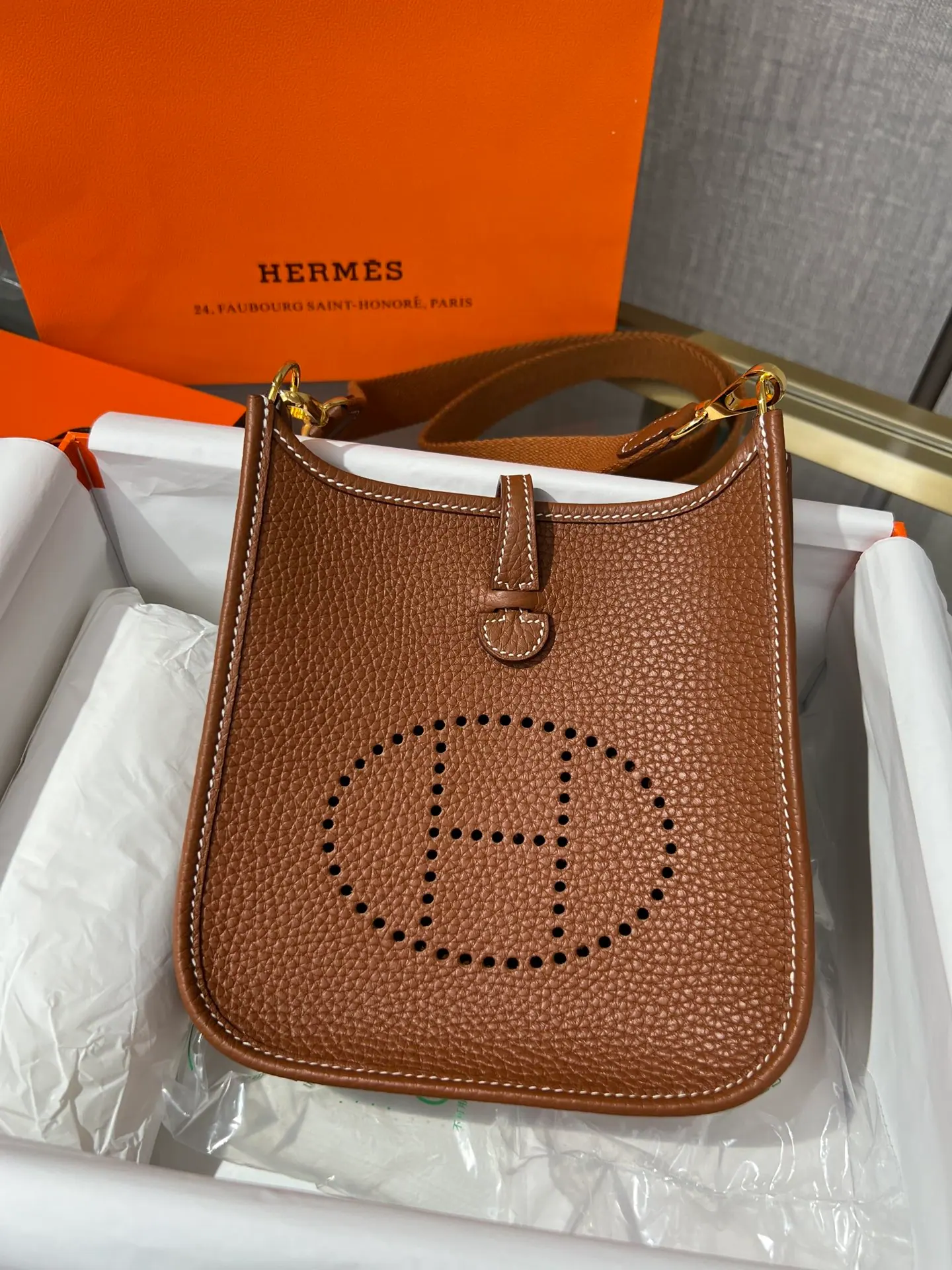 M9 Herme* Evelyne 16 包