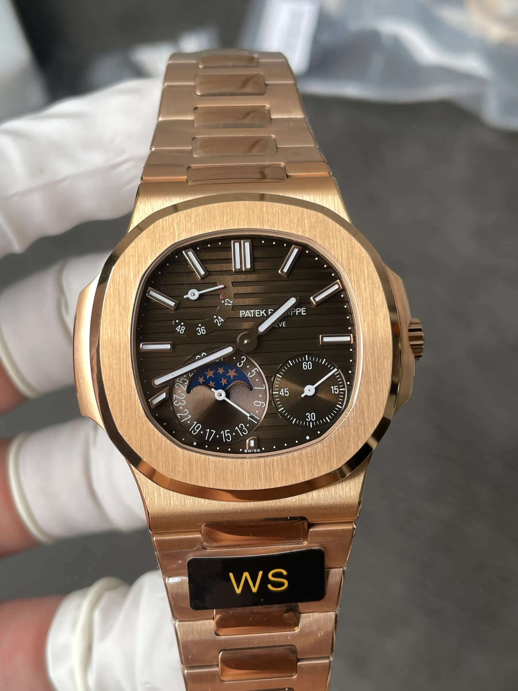 WS l cal:240 机芯 l 40mm l 百达翡丽 Nautilus 5712