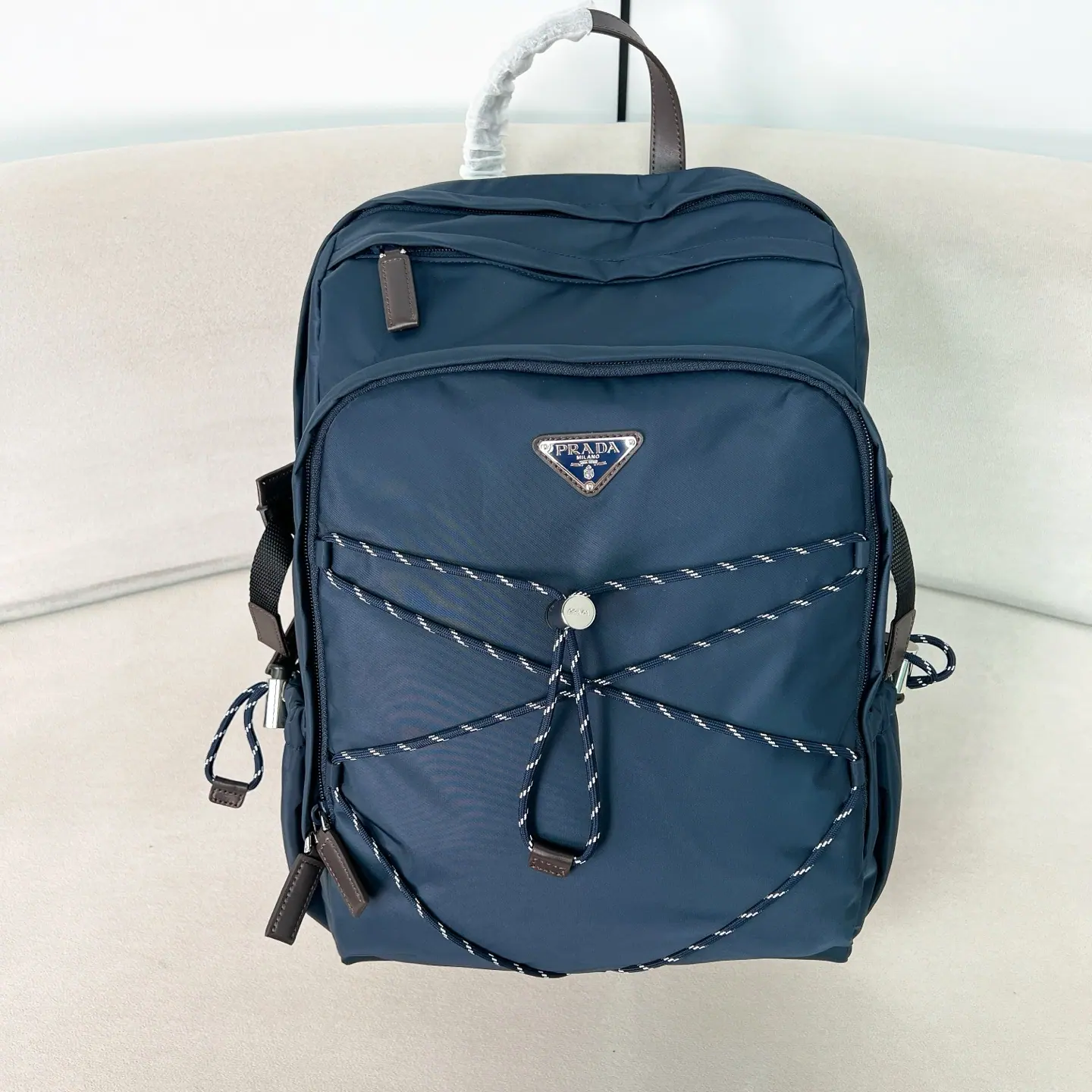 PRADA Speedylock 再生尼龙及皮革双肩包 2VZ122 29x42x14cm