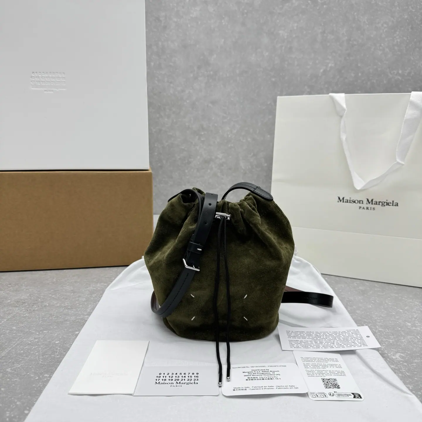 MAISON MARGIELA]抽绳斜挎水桶包 15×20×15cm