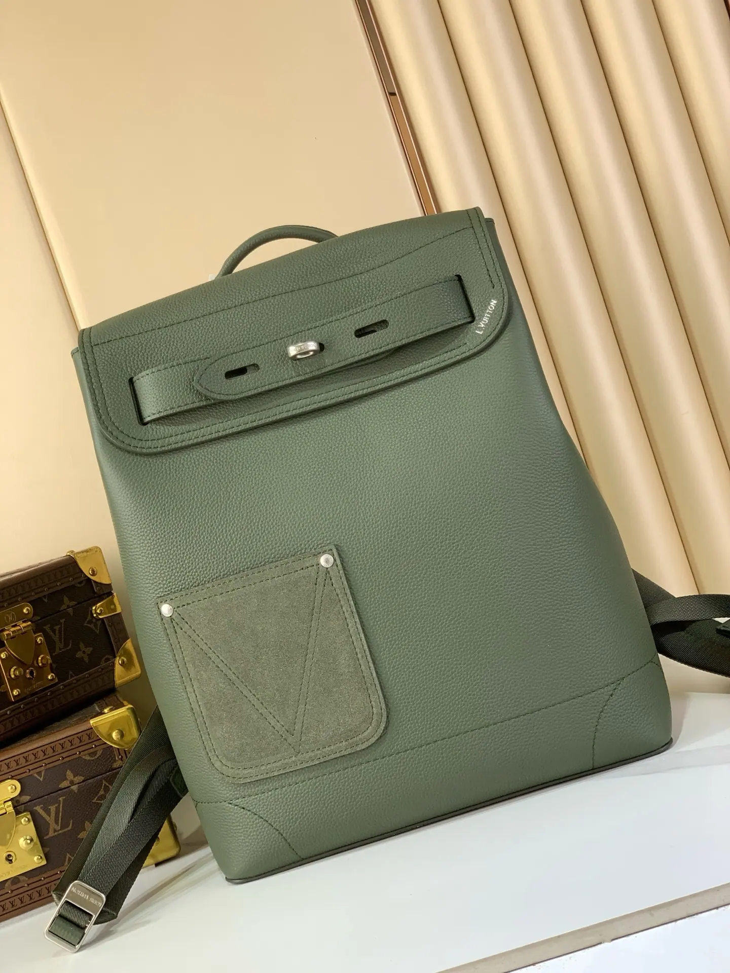 Steamer 双肩包 M27063 39 x 15.5 x 31cm