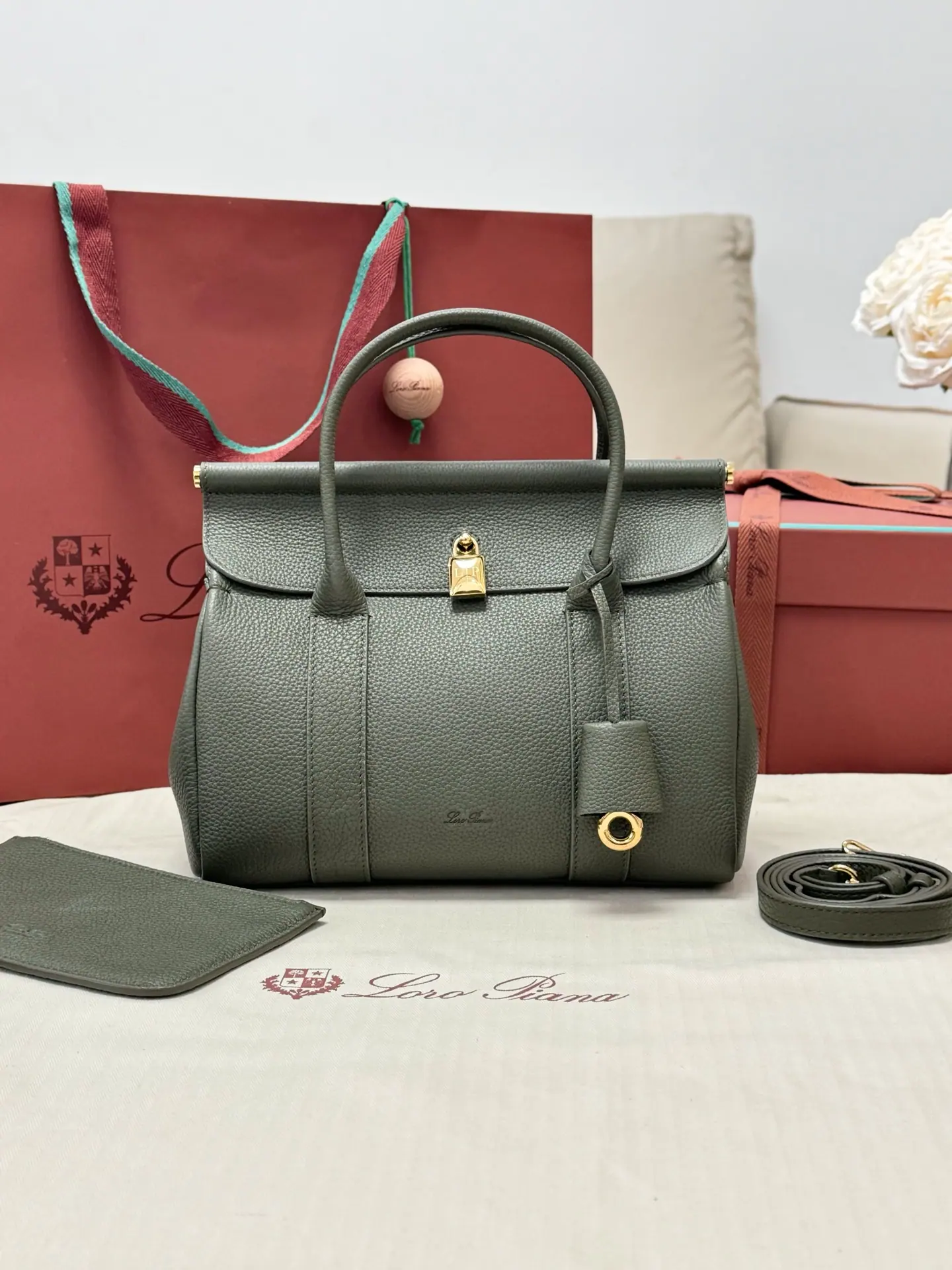 Loro Piana Room Bag L25 FAP6560 25×18×12.5cm