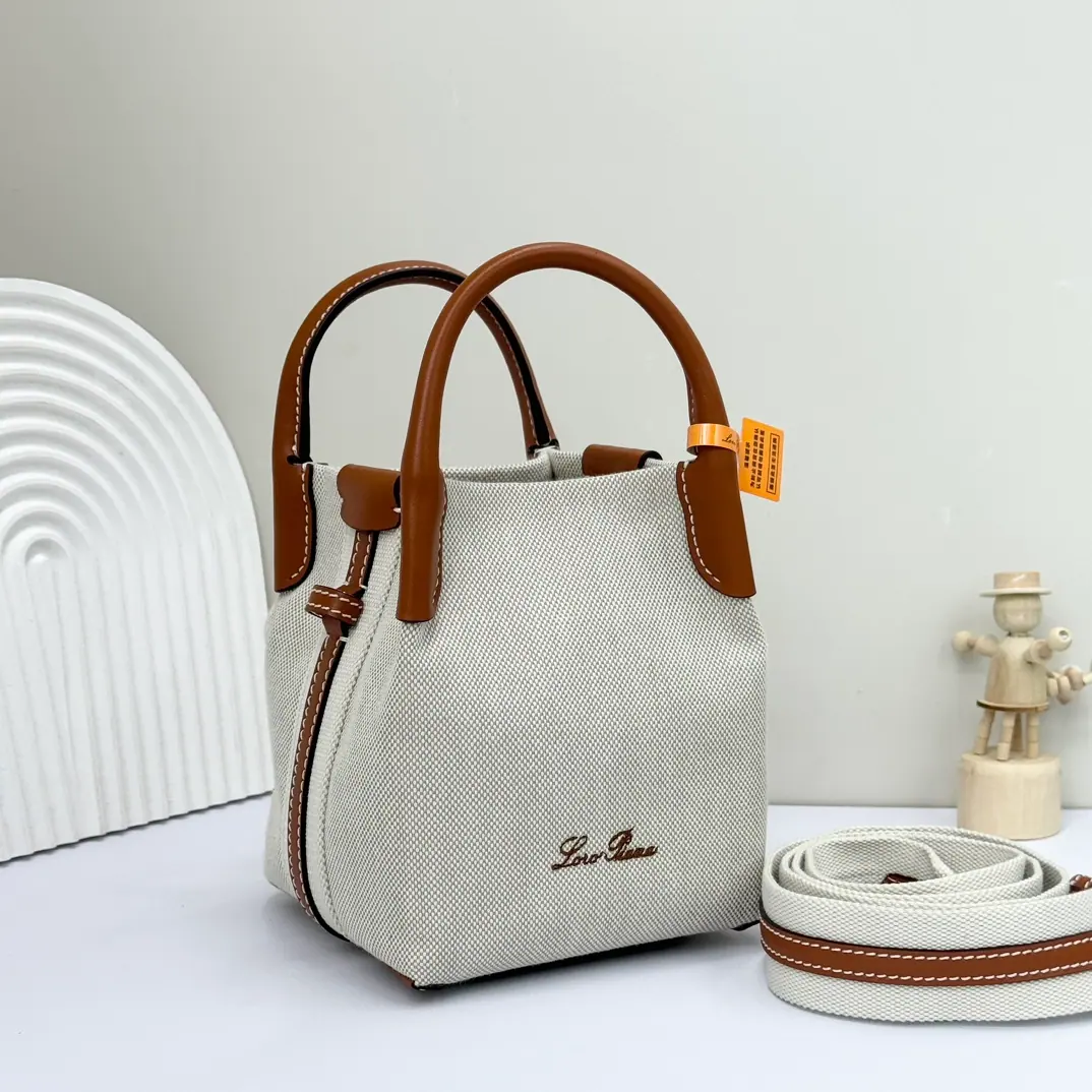 Loro Piana Micro Bale 包 13 x 13 x 16cm