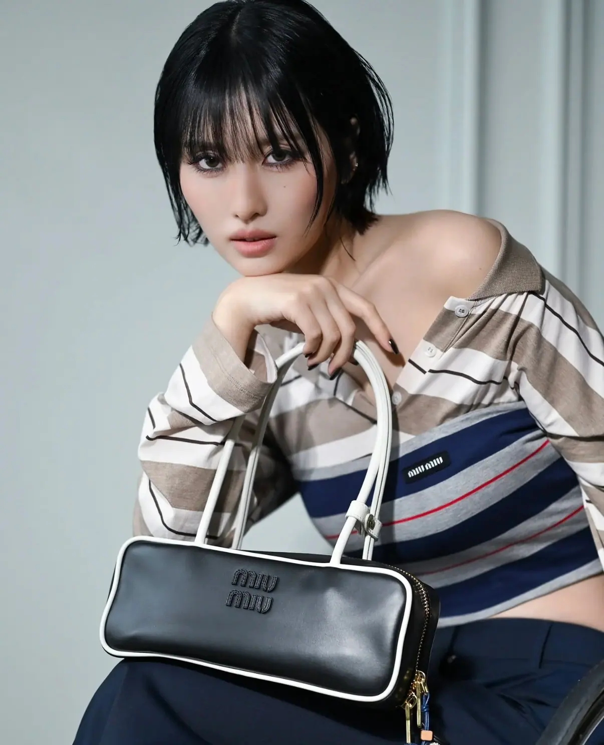 Miu Miu 皮革保龄球包 28 x 11.5 x 8 cm