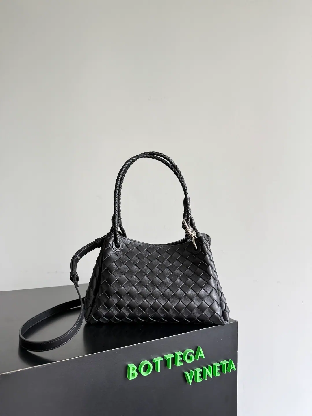 Bottega Veneta Parachute 单肩包 835921 29.5*18.5*17.5cm