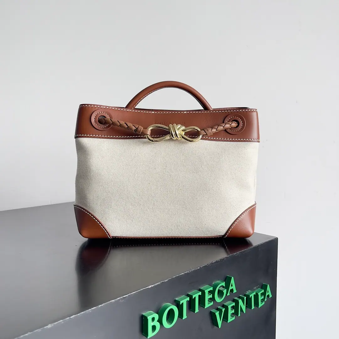 Bottega Veneta 小号 Andiamo 托特包 791594 25*22*10.5cm