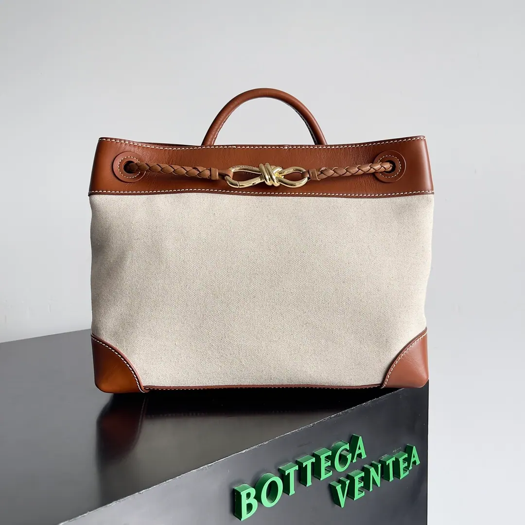 Bottega Veneta 中号 Andiamo 766016 743572 32.5*24*12cm