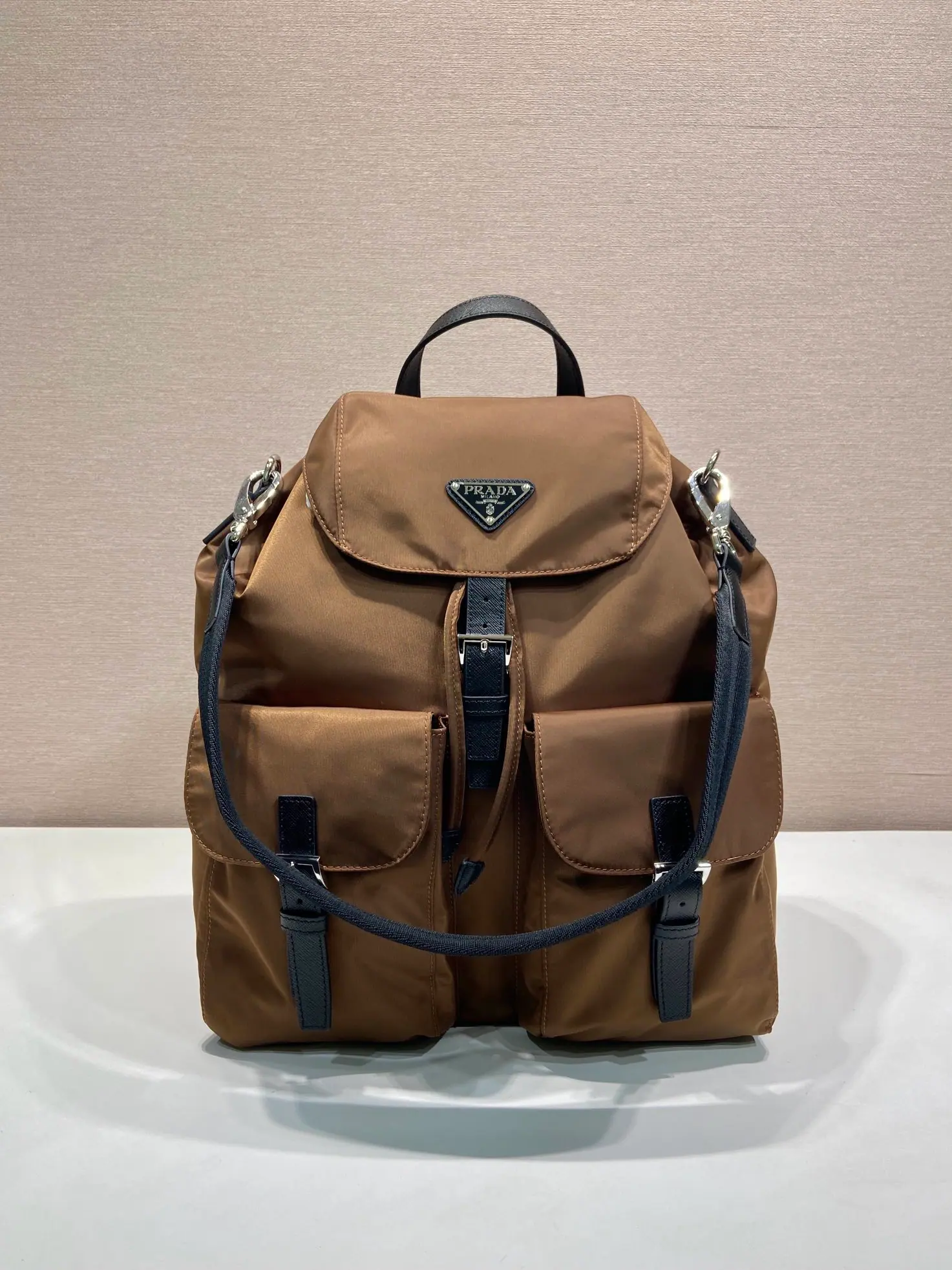 普拉达 Re-Nylon 双肩背包 2VZ110 34x39x15cm