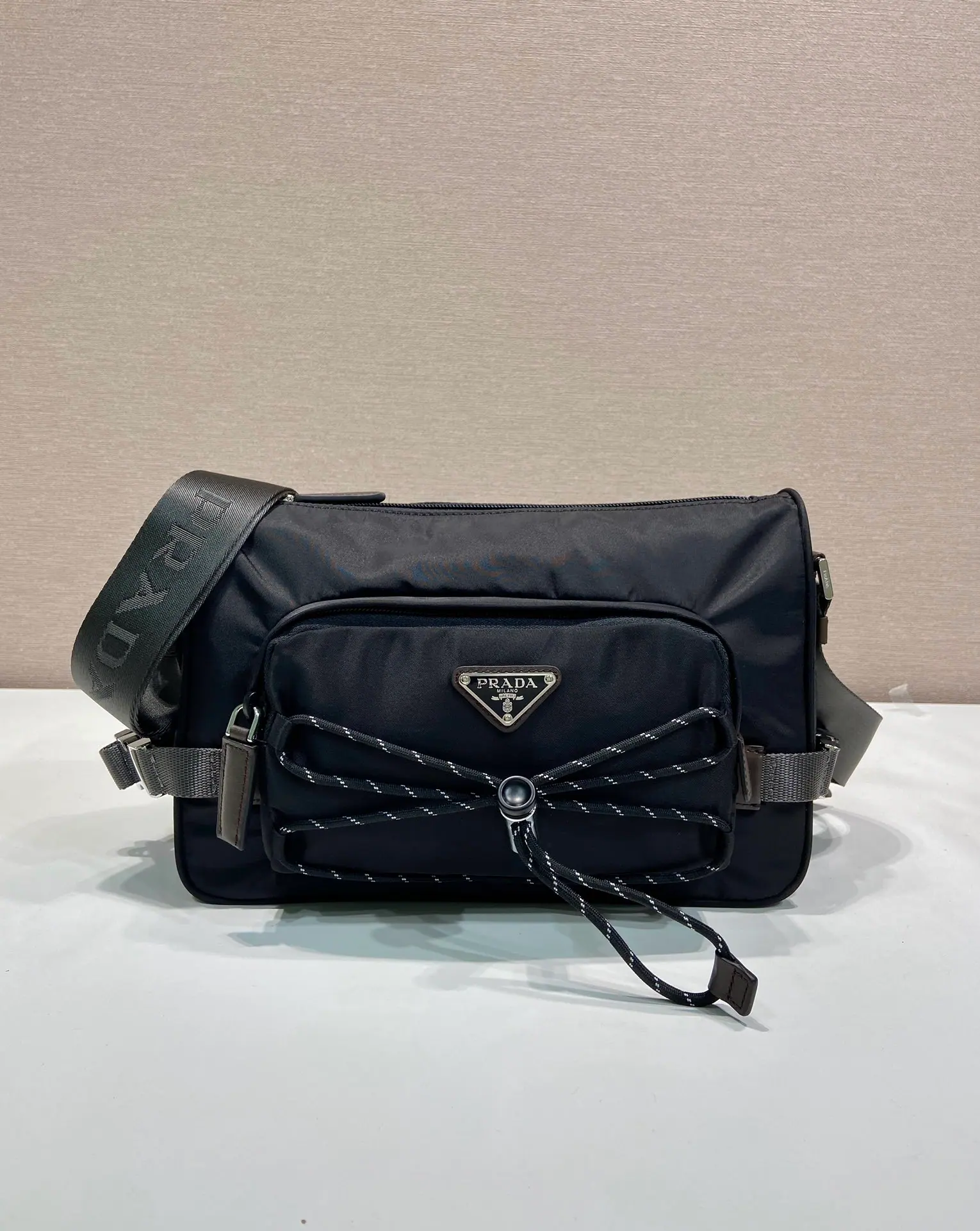 Prada Speedrock 再生尼龙与皮革单肩包 2VH192 28*17.5*10