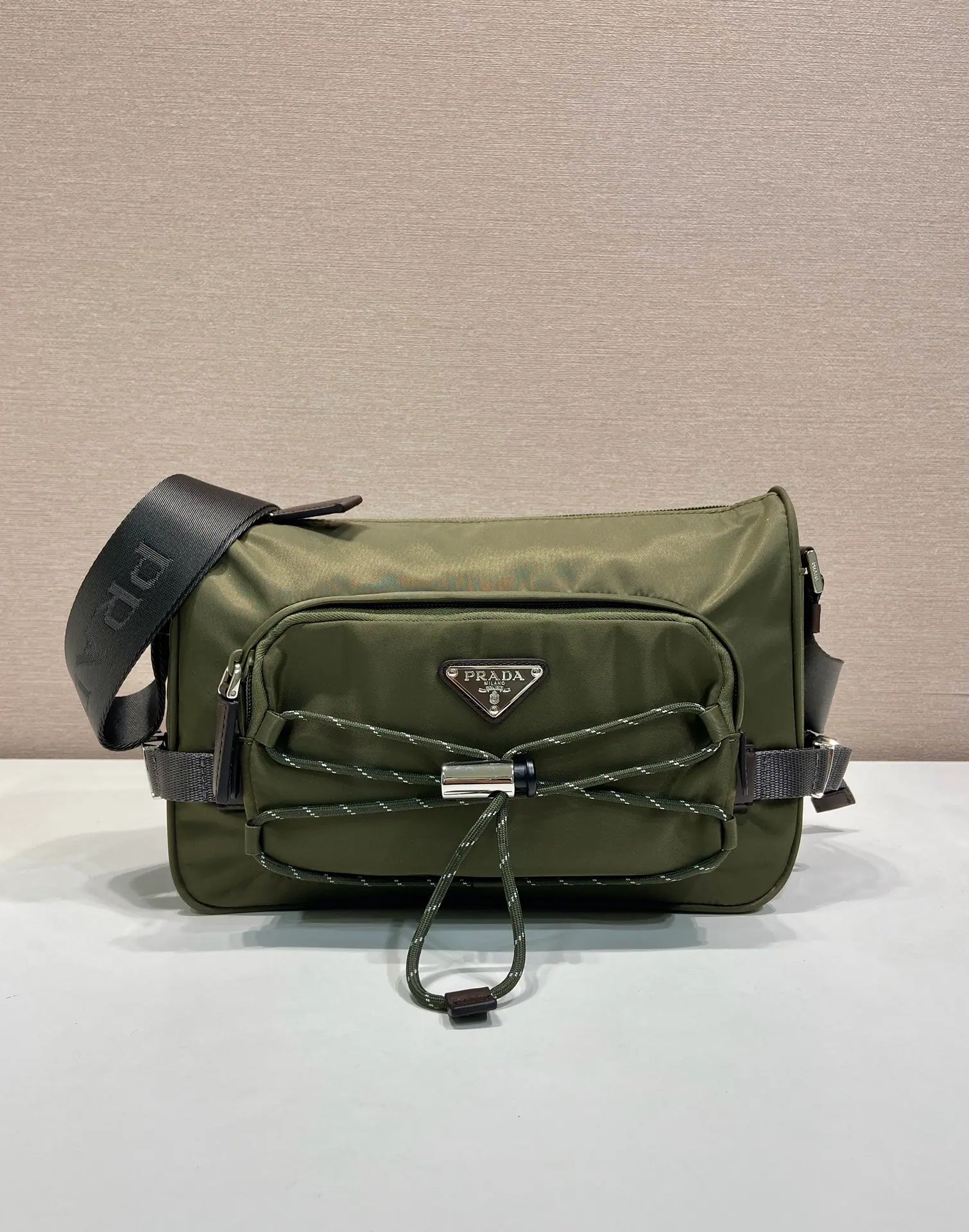 Prada Speedrock 再生尼龙与皮革单肩包 2VH192 28*17.5*10