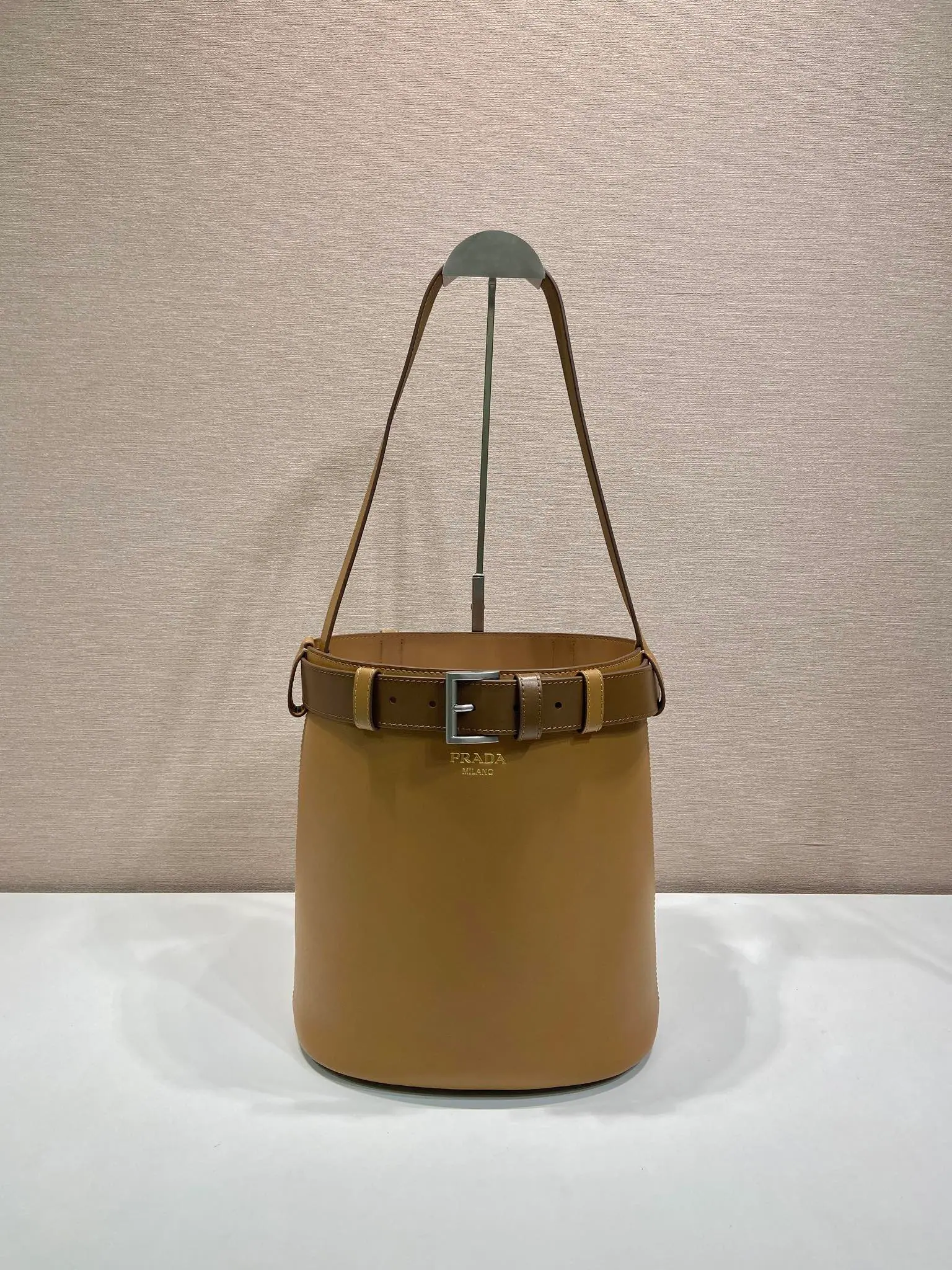 普拉达中号皮革单肩包 1BE085 21.5x22.5x13cm