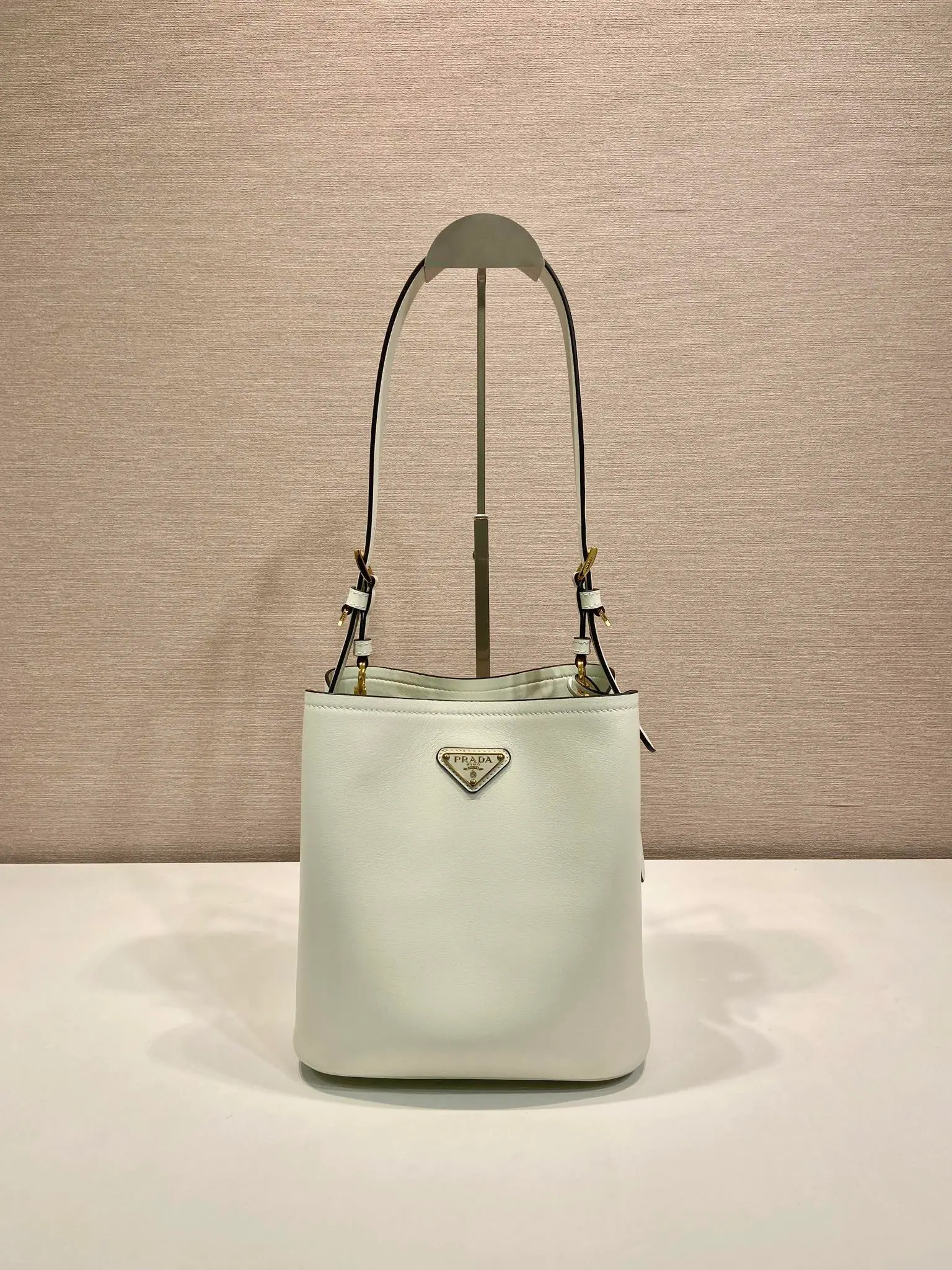 Prada 中号皮革单肩包 1BE080 21.5x22.5x13cm