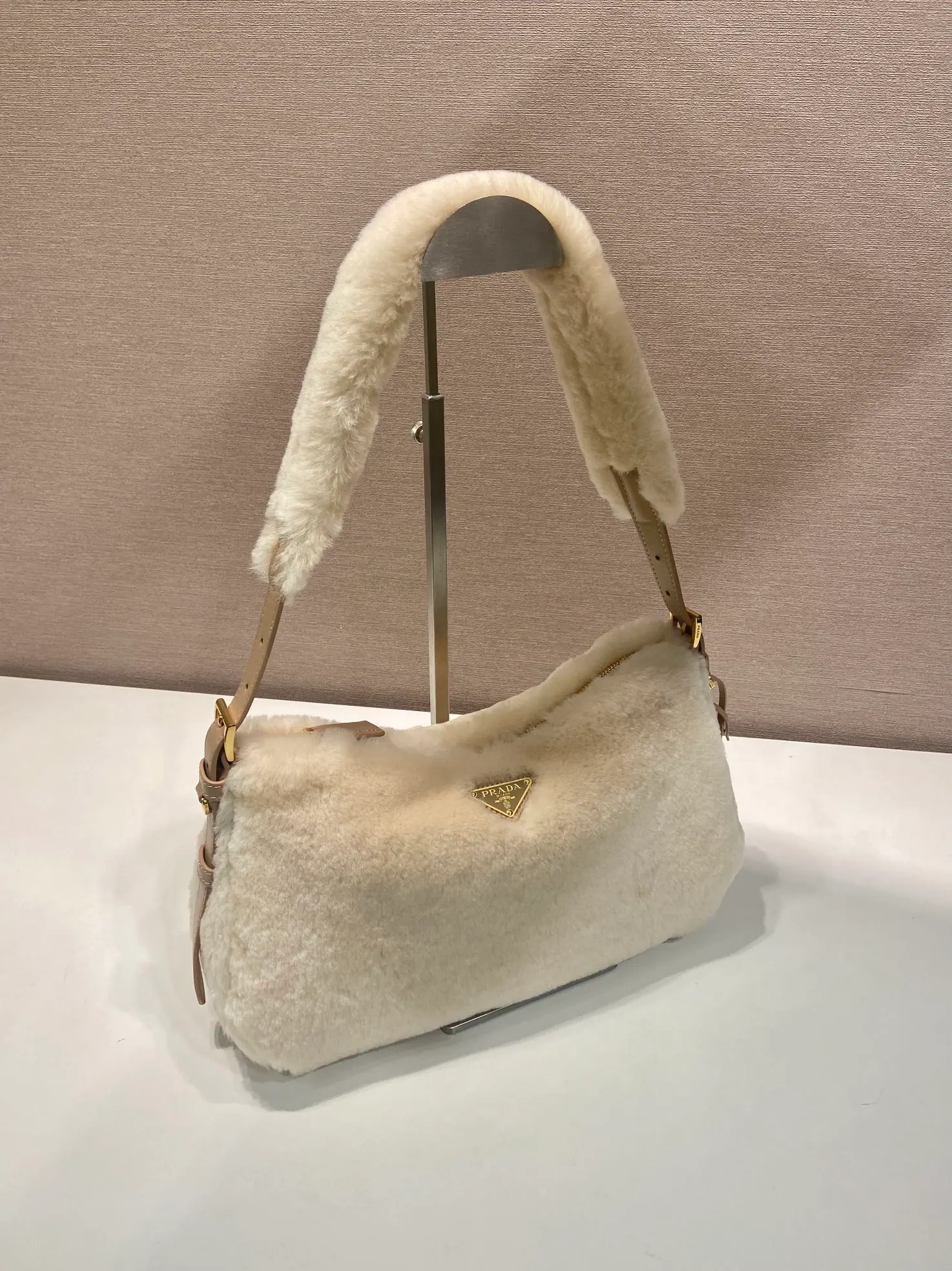 普拉达 25FW Émée 中号皮革单肩包 1BC229 31x18x10cm