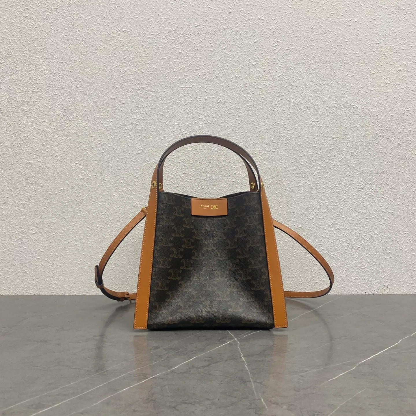 Celine 小号 Cubo 包 - Triomphe 124182Q72 18.5x21x17cm