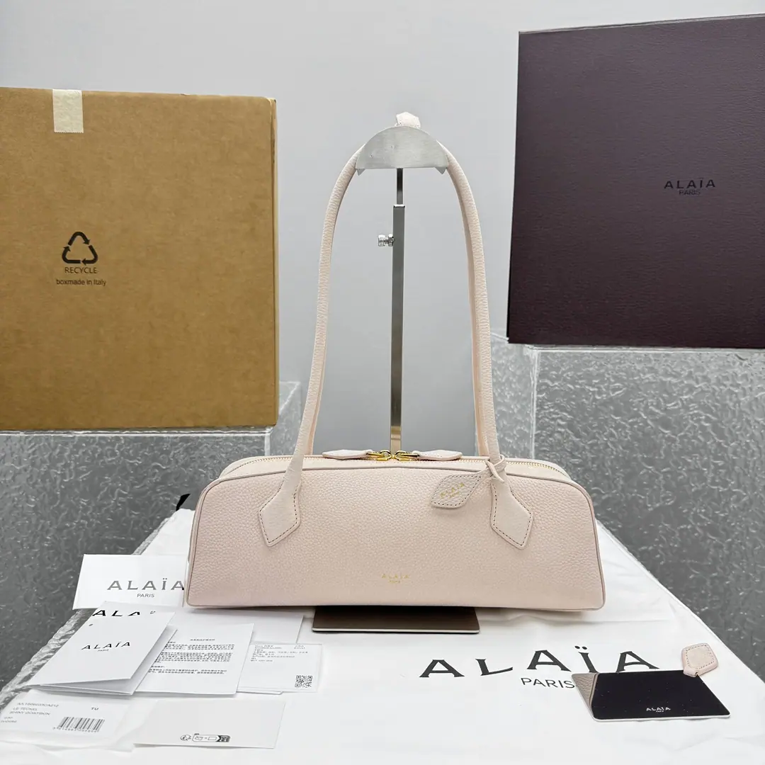 Alaia Alaya Le Teckel 皮革单肩包 33x10x11cm