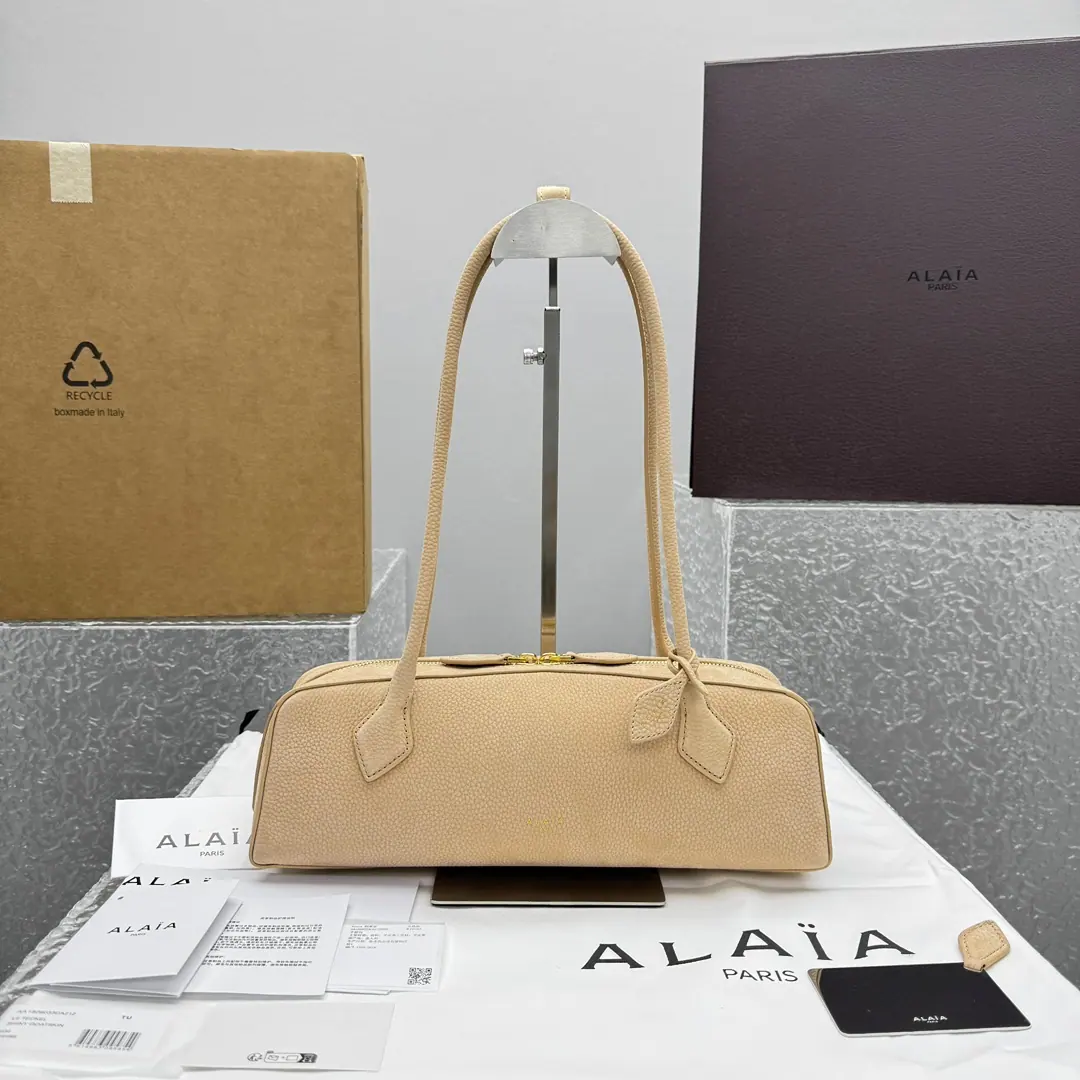 Alaia Alaia Le Teckel 皮革单肩包 33x10x11cm