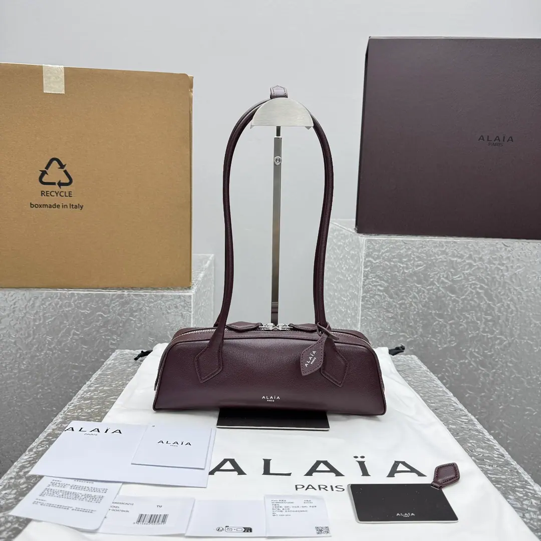 Alaia Alaiа Le Teckel 皮革单肩包 27x8x9cm